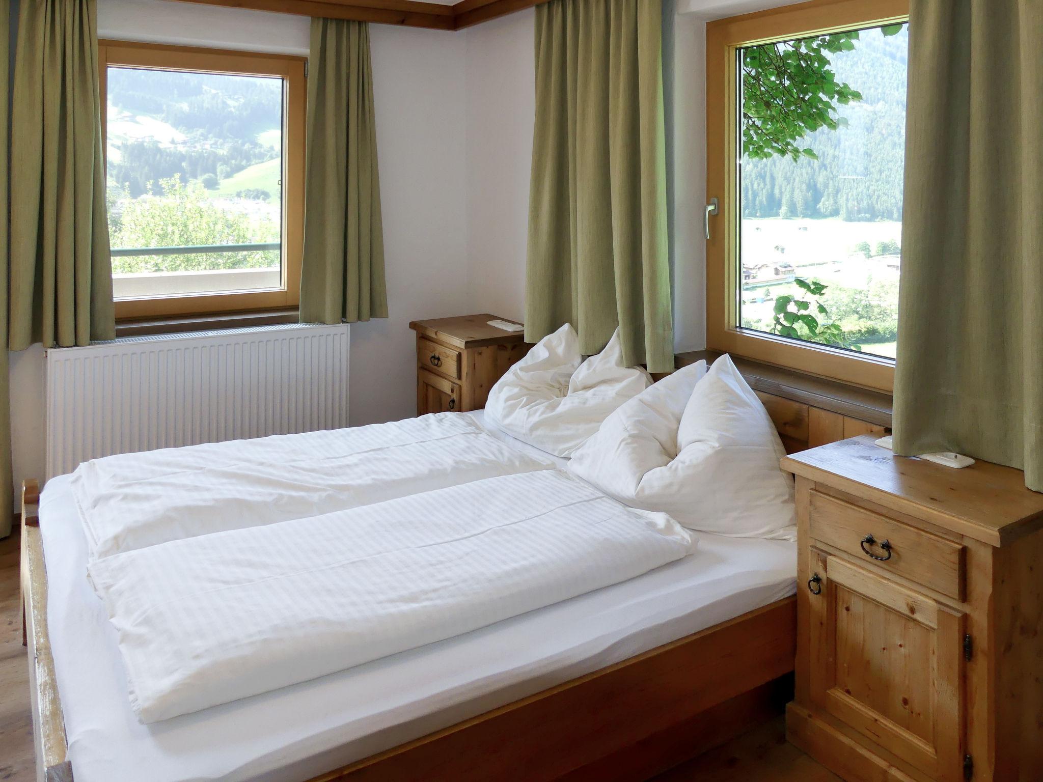 Foto 8 - Appartamento con 10 camere da letto a Hollersbach im Pinzgau con terrazza e vista sulle montagne