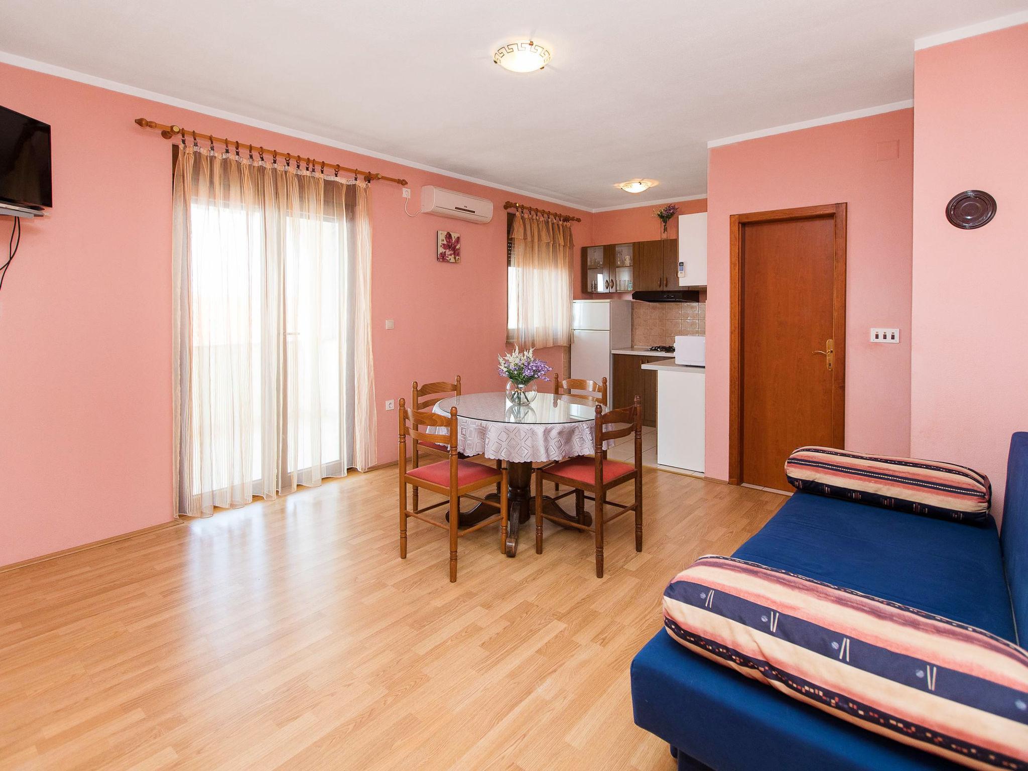 Foto 6 - Apartment mit 1 Schlafzimmer in Crikvenica mit garten und blick aufs meer