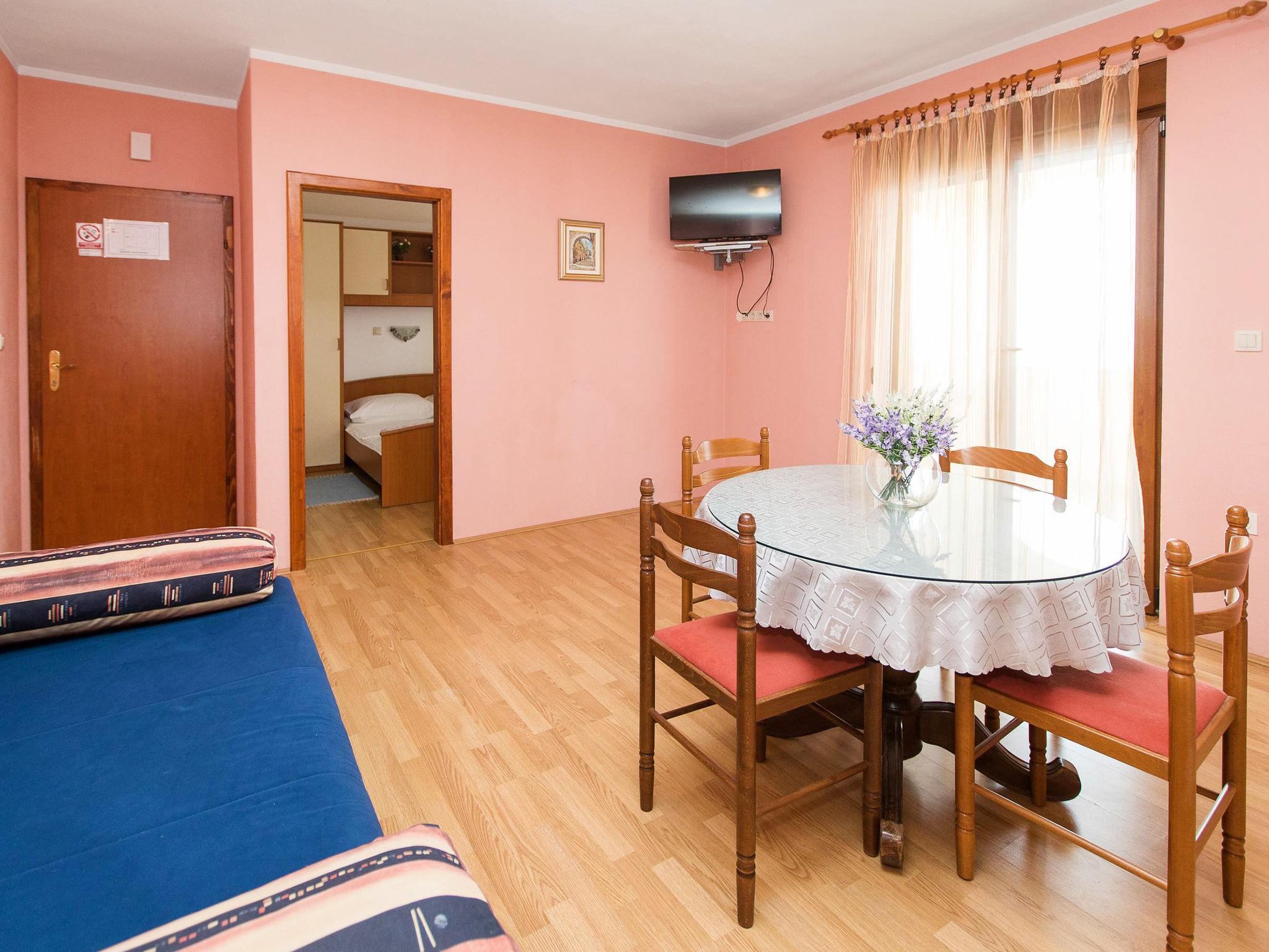 Foto 3 - Apartment mit 1 Schlafzimmer in Crikvenica mit garten und blick aufs meer