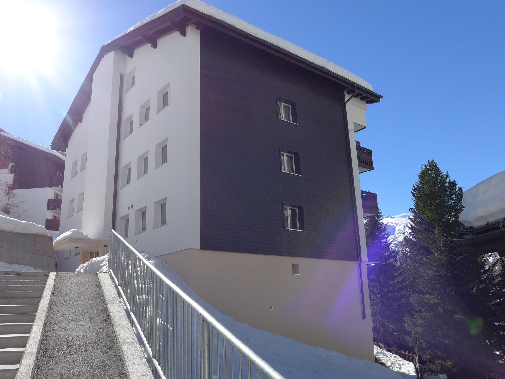 Foto 10 - Apartamento de 1 habitación en Zermatt con terraza y vistas a la montaña