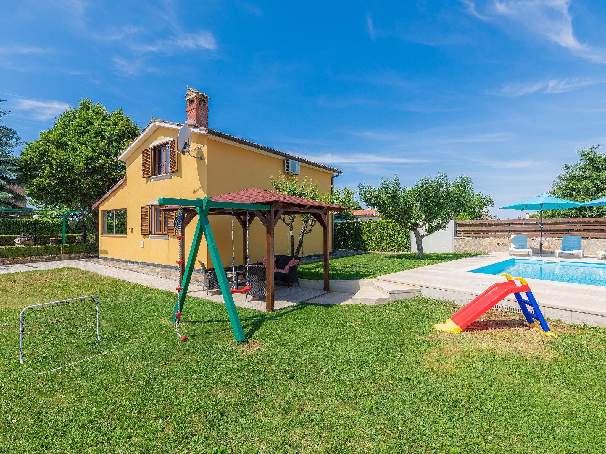 Photo 21 - Maison de 2 chambres à Sveti Petar u Šumi avec piscine privée et vues à la mer