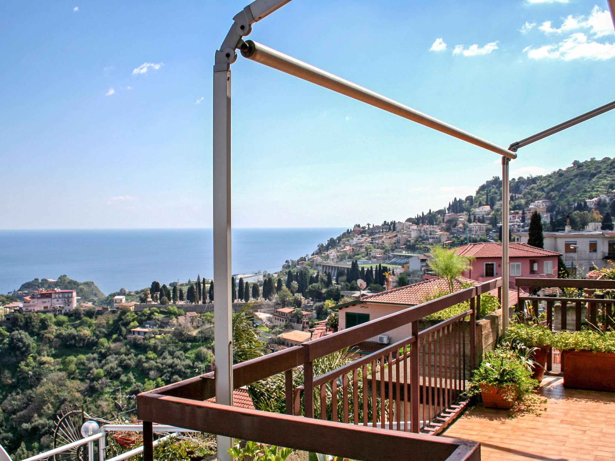 Foto 1 - Apartamento de 1 habitación en Taormina con terraza y vistas al mar