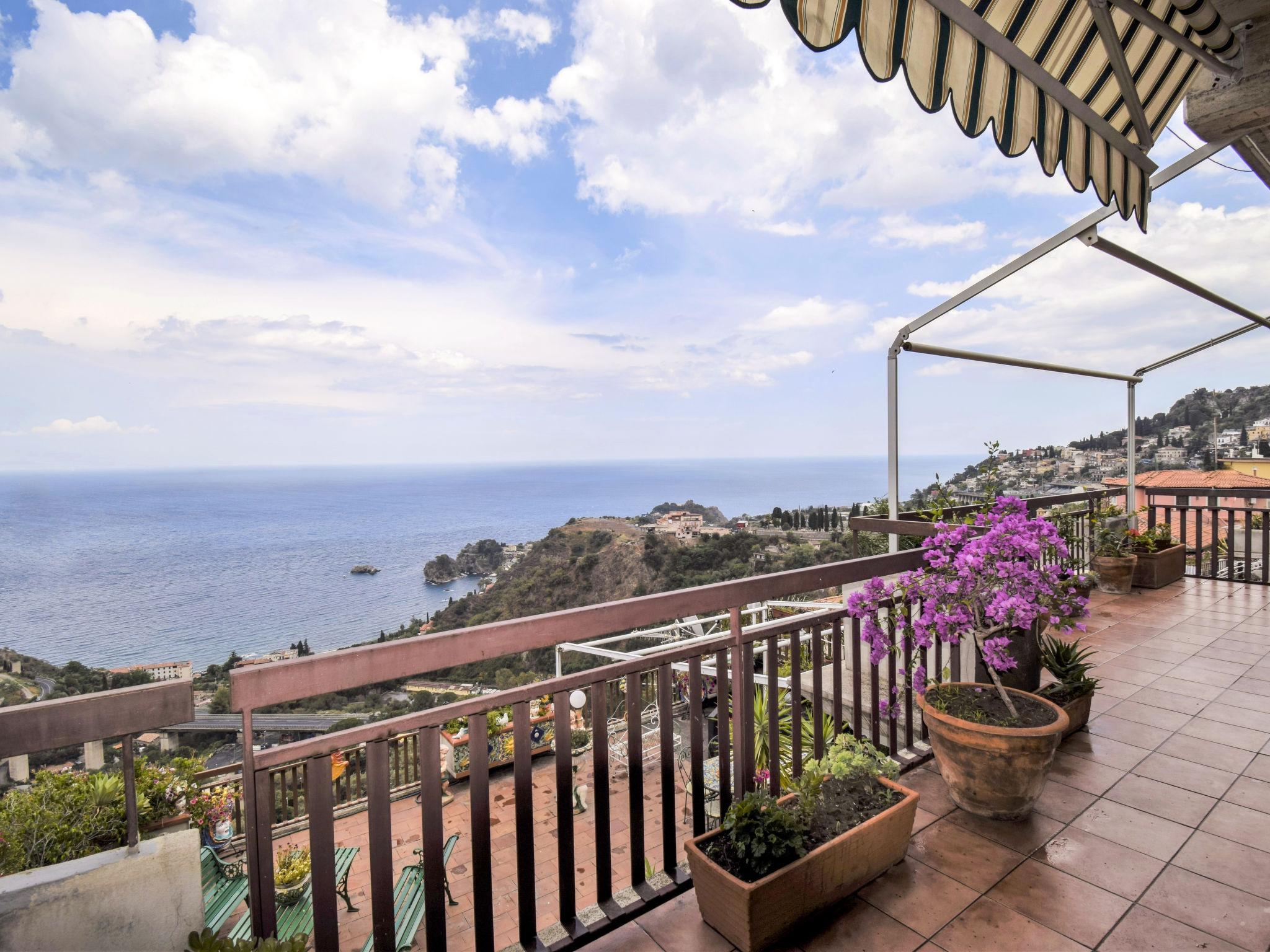 Foto 14 - Appartamento con 1 camera da letto a Taormina con terrazza e vista mare