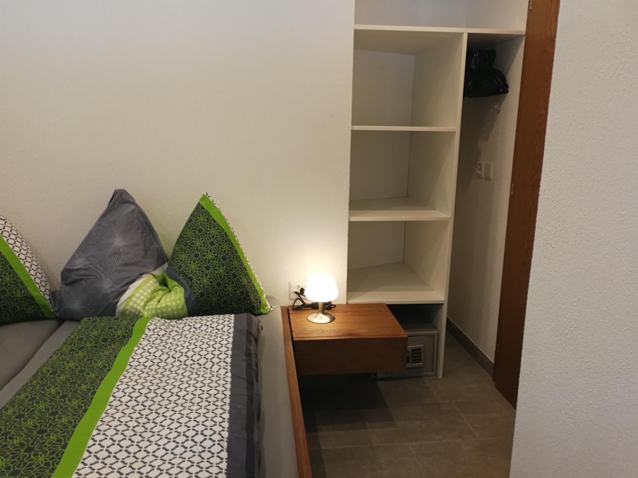 Foto 18 - Apartment mit 1 Schlafzimmer in Saas-Grund mit garten