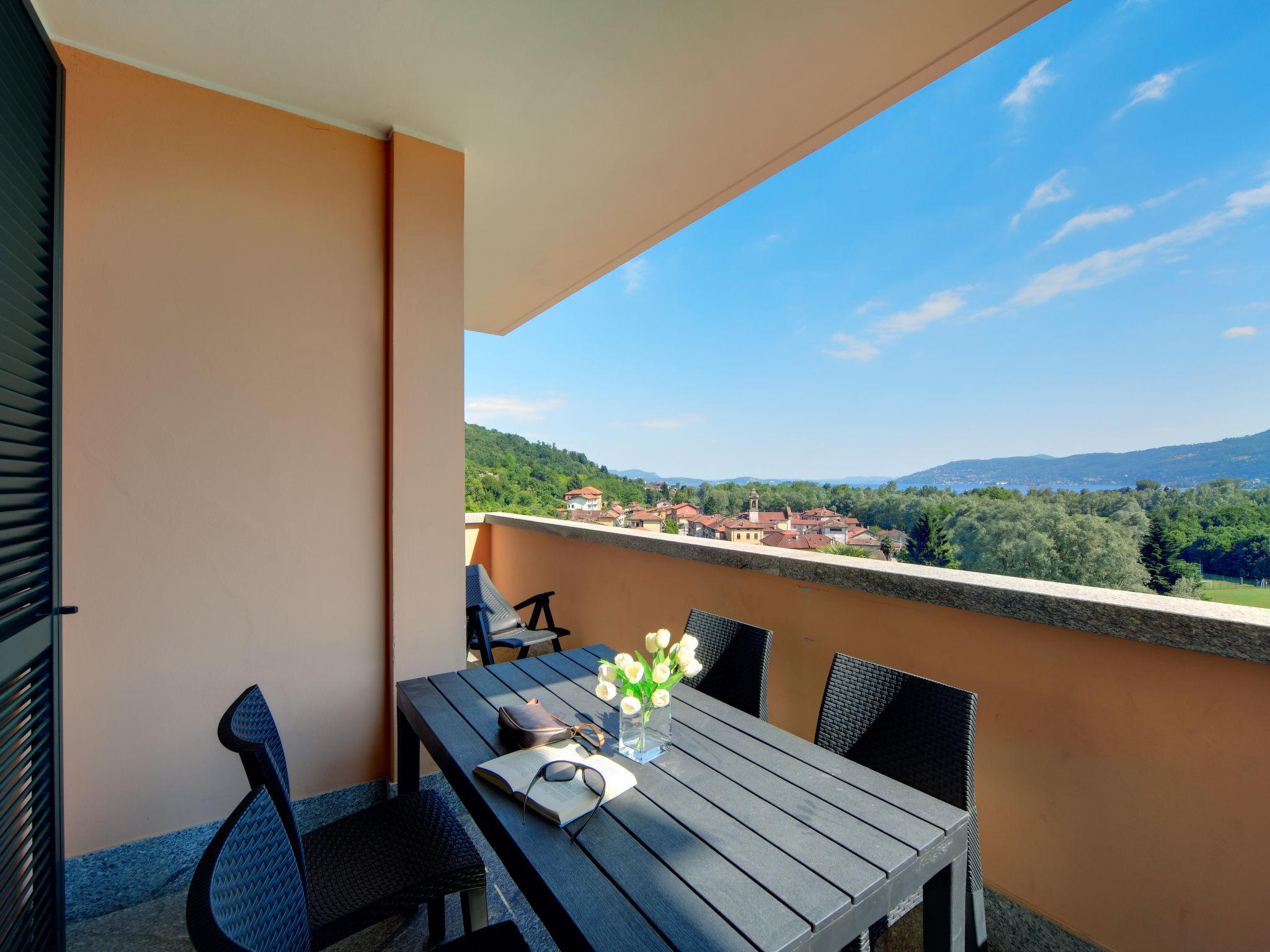 Photo 8 - 2 bedroom Apartment in Verbania with swimming pool and mountain view