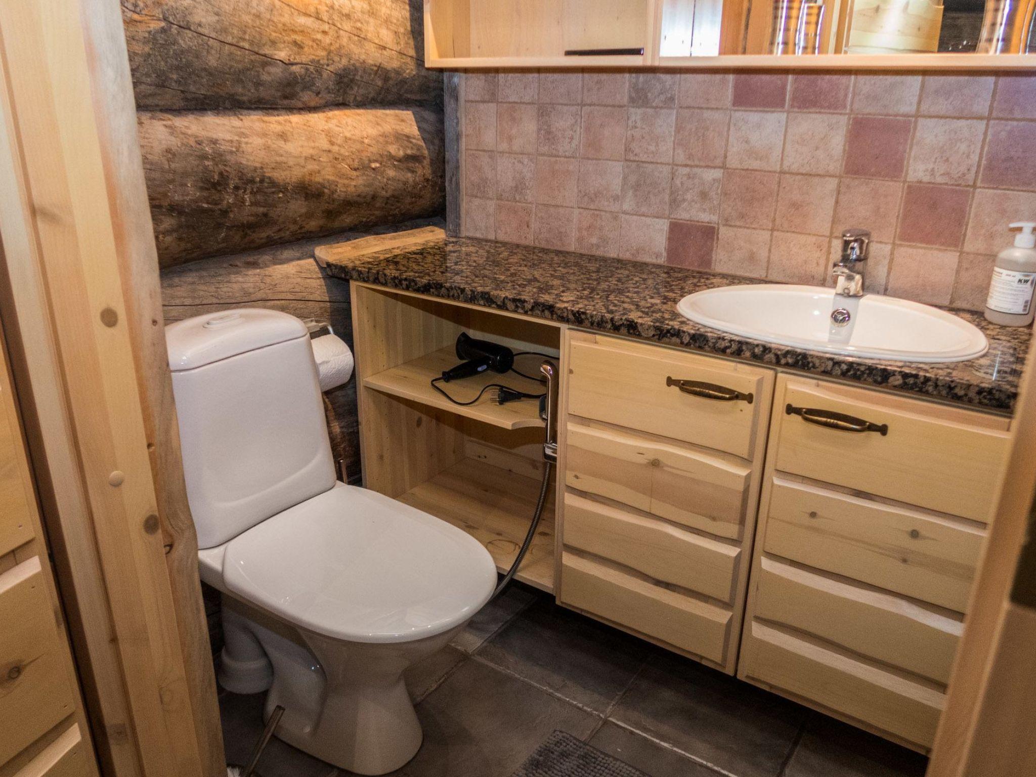 Foto 15 - Casa con 5 camere da letto a Kuusamo con sauna e vista sulle montagne