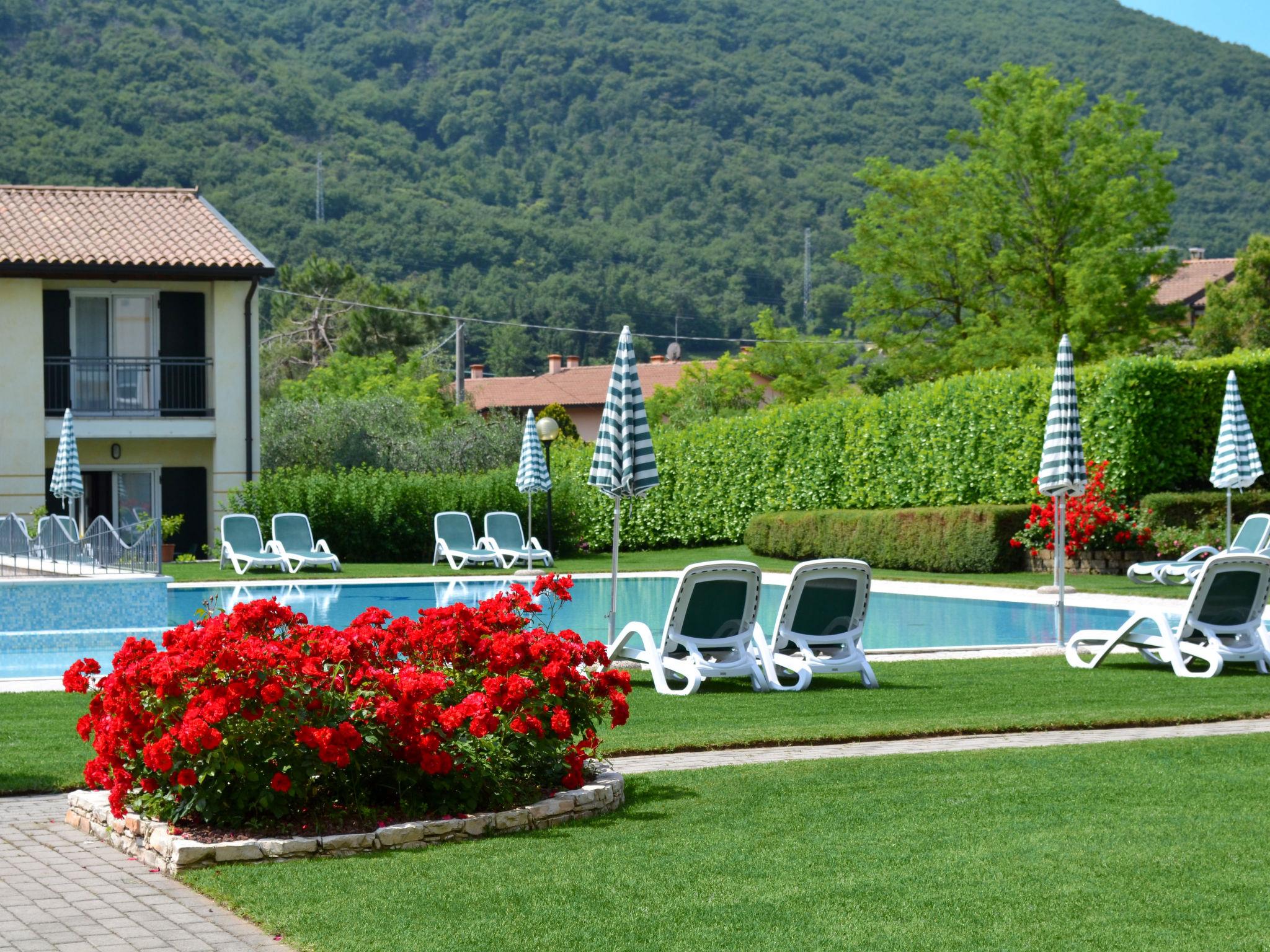 Photo 1 - Appartement de 2 chambres à Garda avec piscine et jardin