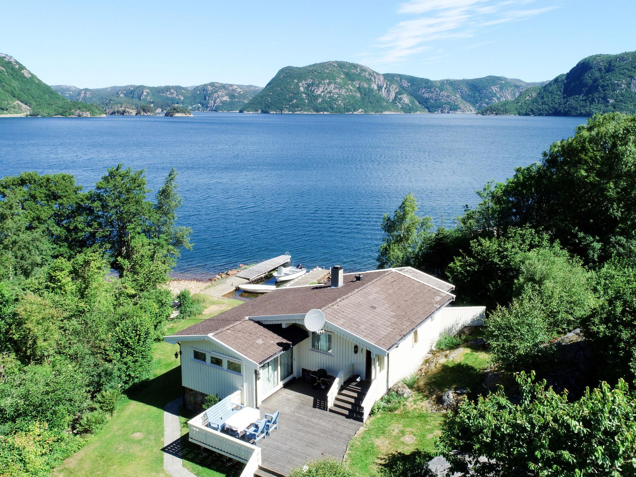 Foto 1 - Casa de 2 quartos em Farsund com jardim e terraço