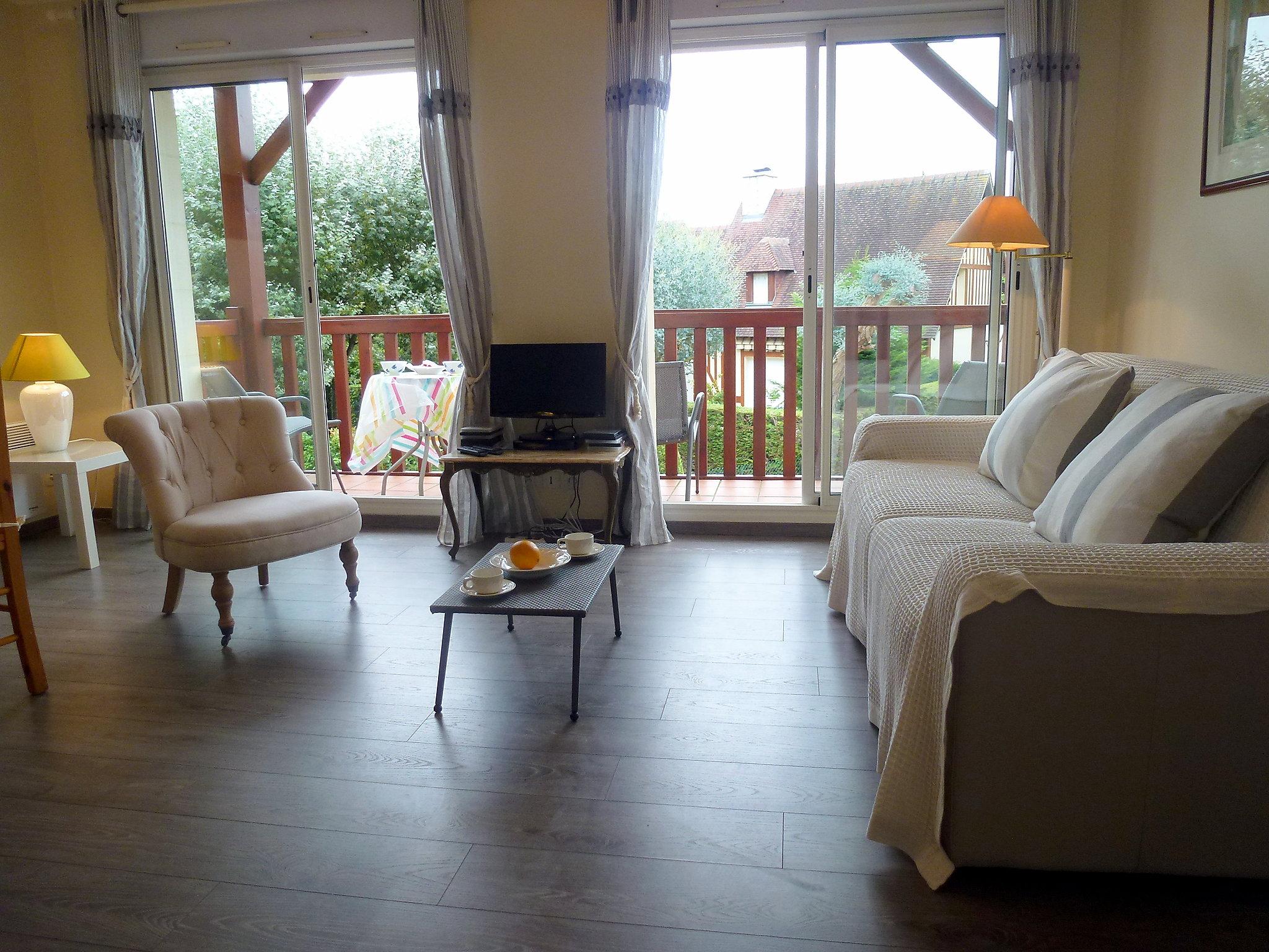 Photo 6 - 1 bedroom Apartment in Deauville with swimming pool