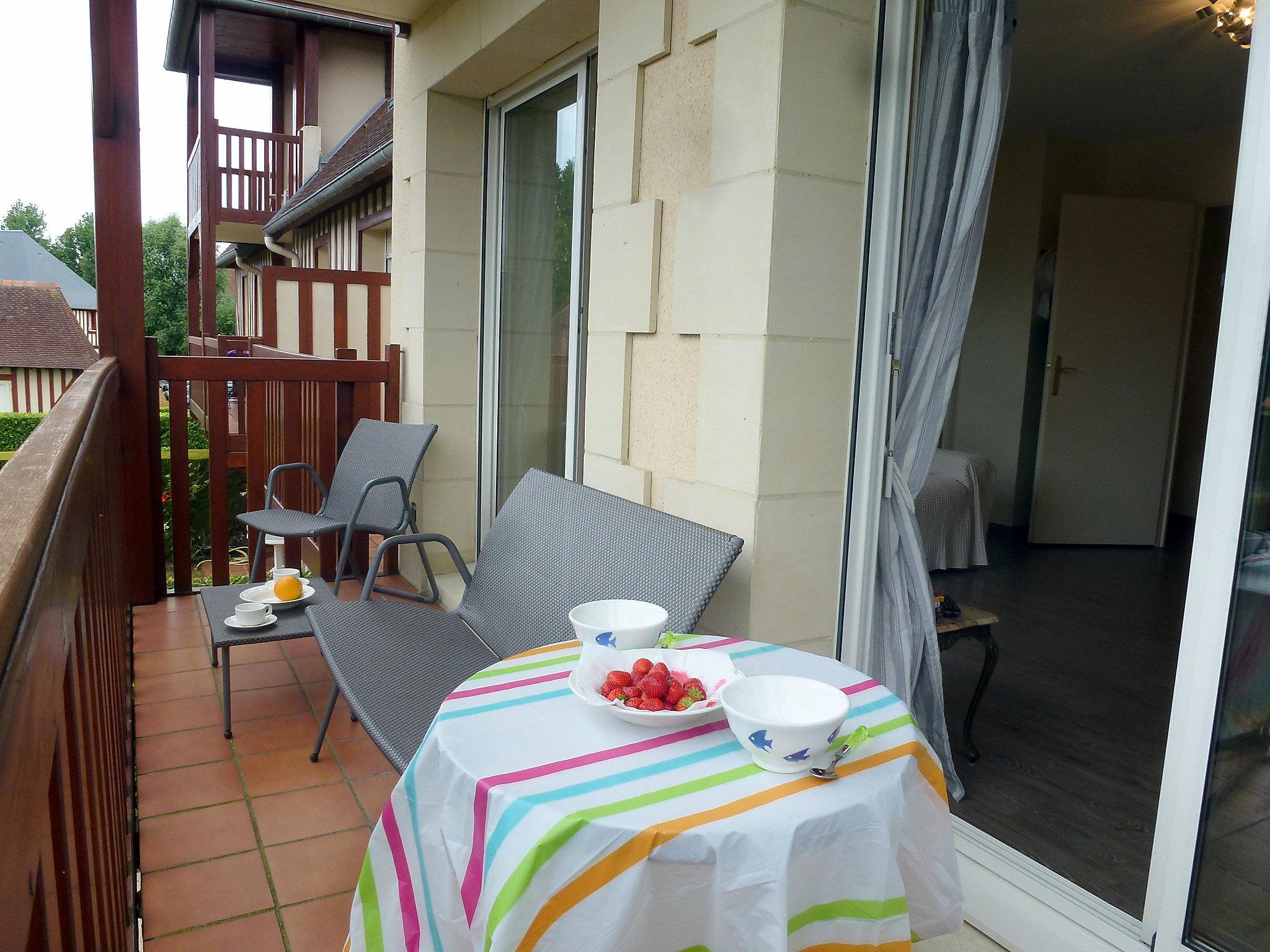 Photo 18 - 1 bedroom Apartment in Deauville with swimming pool