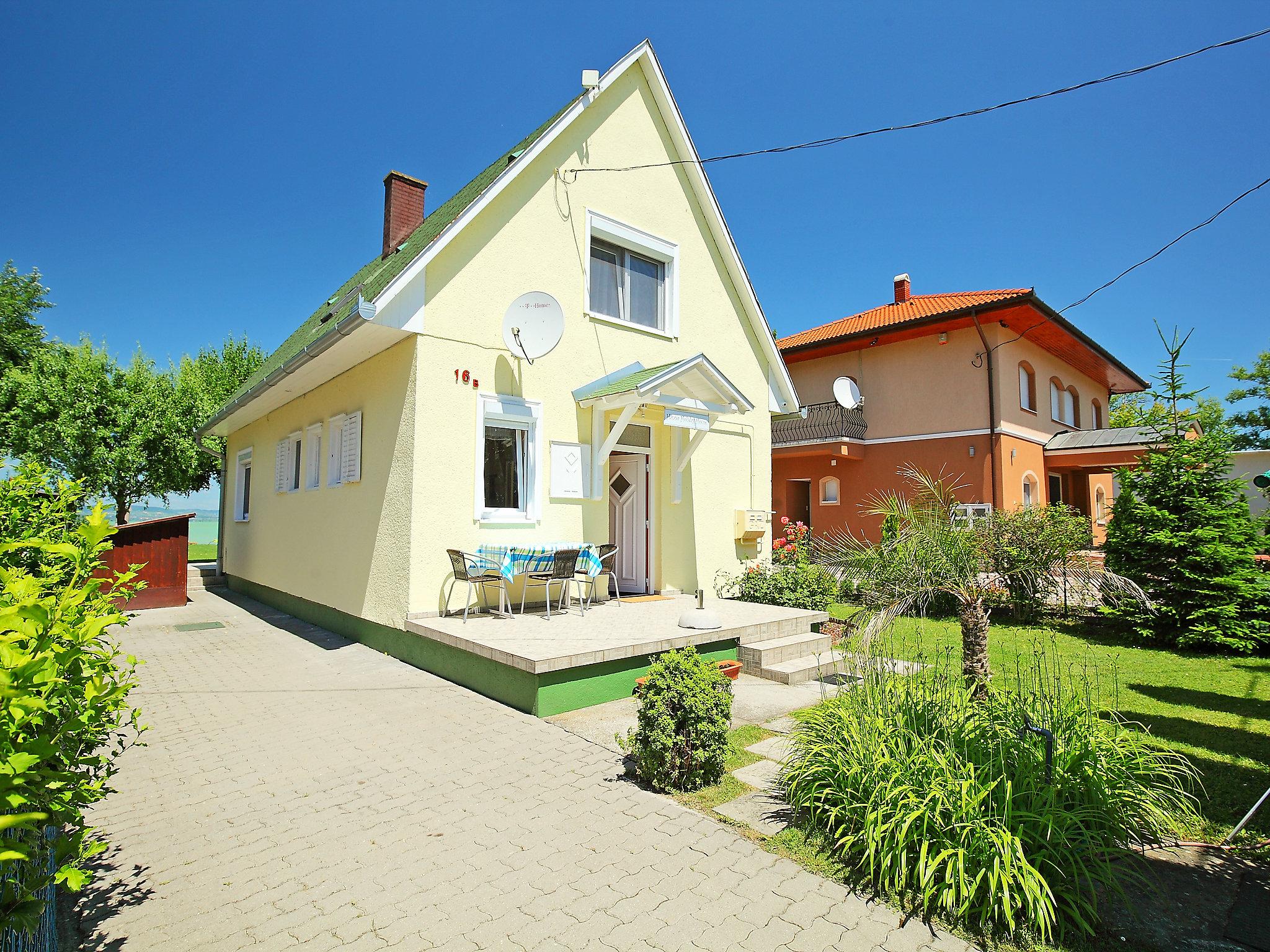 Foto 25 - Casa con 3 camere da letto a Balatonlelle con giardino e terrazza