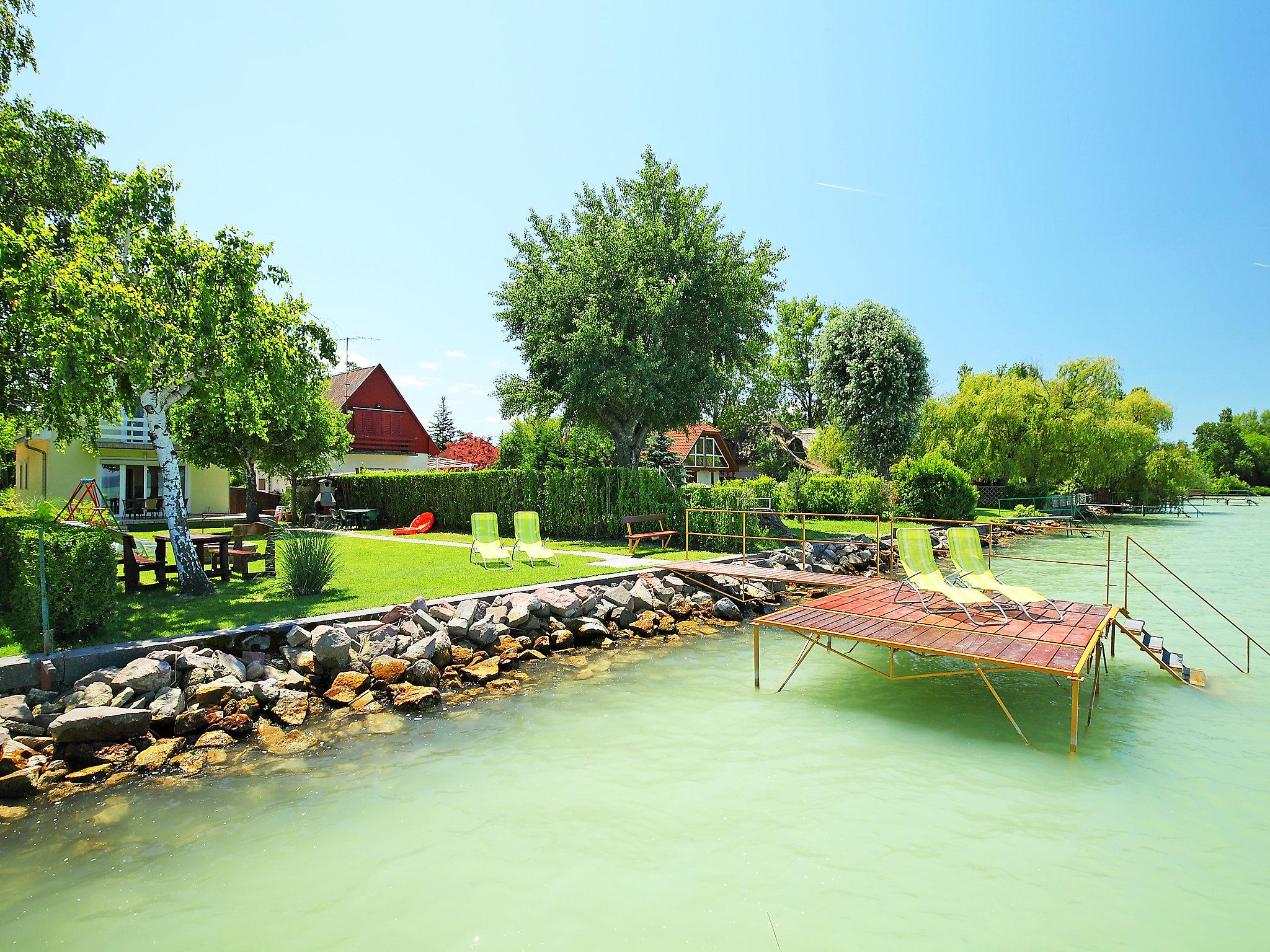 Photo 1 - Maison de 3 chambres à Balatonlelle avec jardin et terrasse