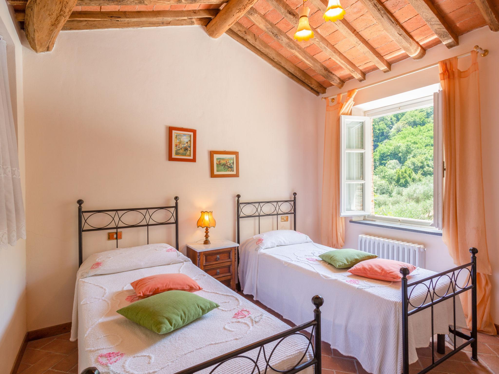 Foto 10 - Appartamento con 2 camere da letto a Lucca con piscina e giardino