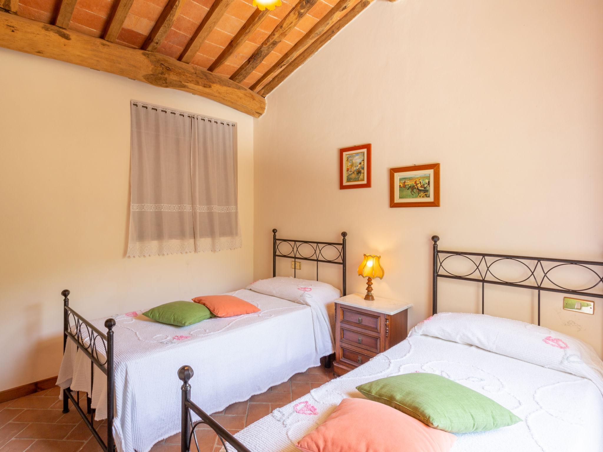 Foto 11 - Appartamento con 2 camere da letto a Lucca con piscina e giardino