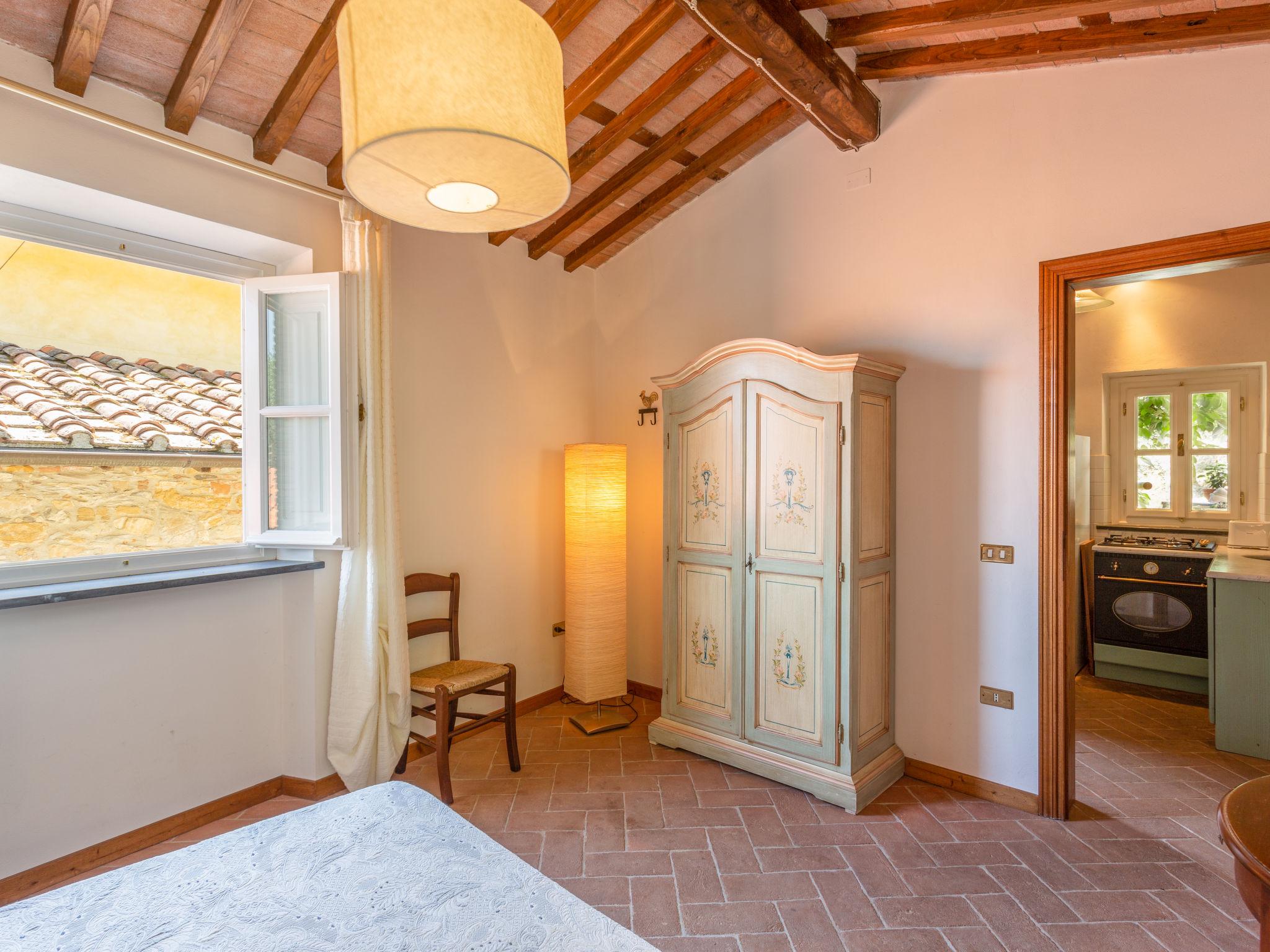 Foto 9 - Appartamento con 2 camere da letto a Lucca con piscina e giardino