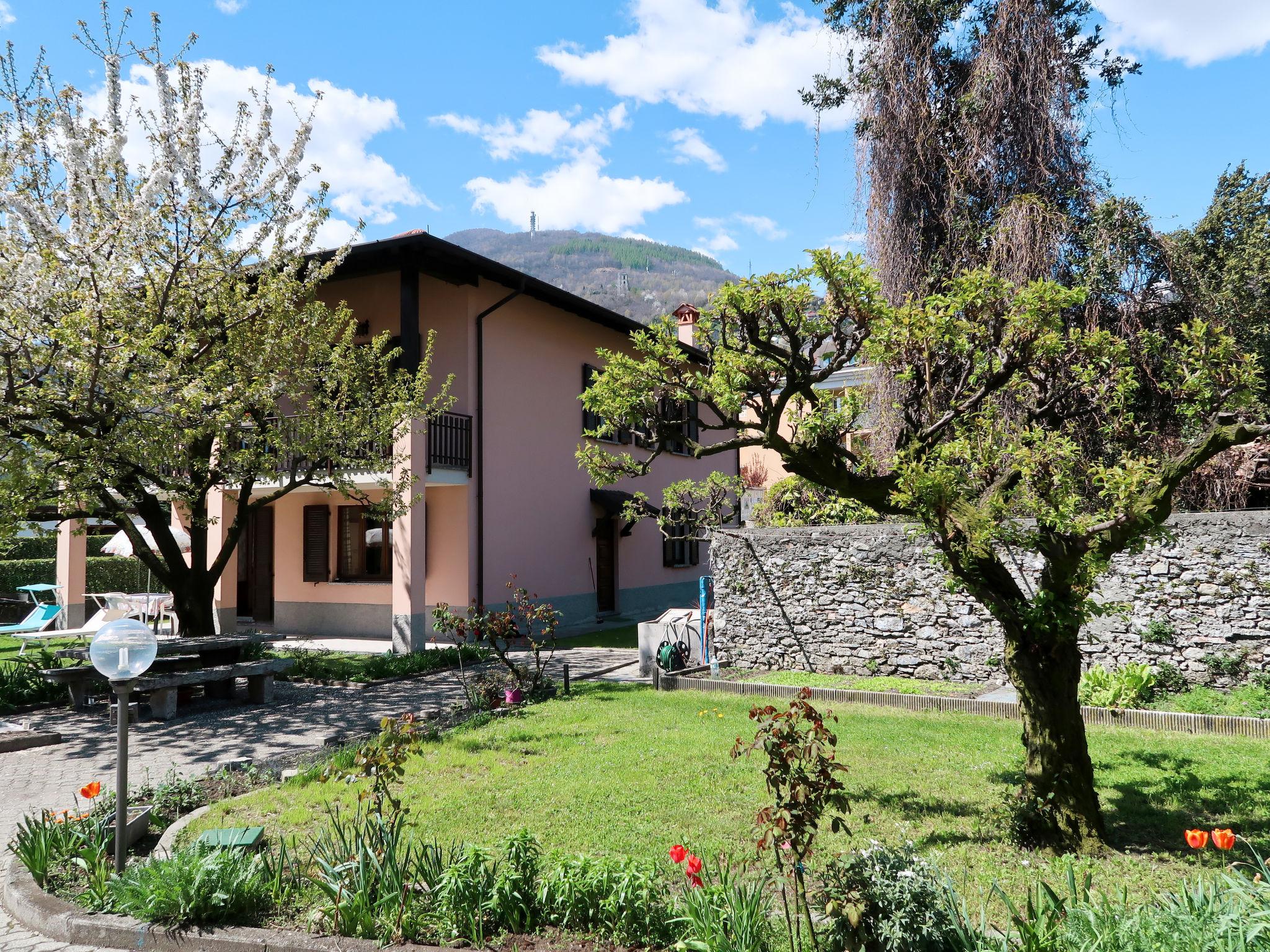 Foto 17 - Appartamento con 2 camere da letto a Gravedona ed Uniti con terrazza e vista sulle montagne