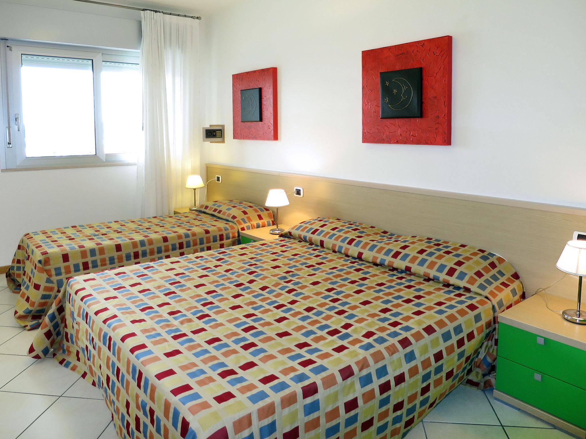 Photo 8 - 2 bedroom Apartment in San Michele al Tagliamento with swimming pool and sea view