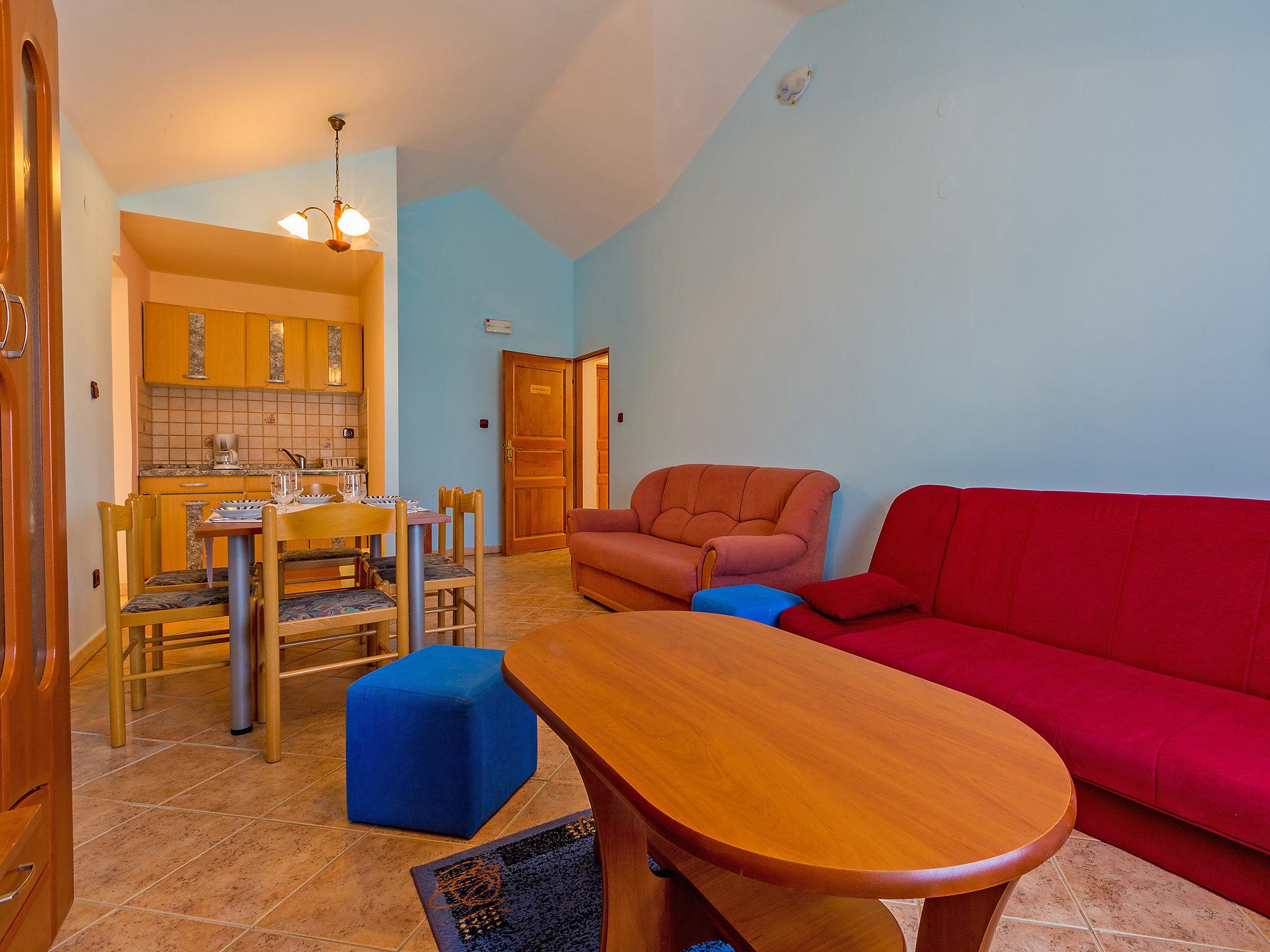 Photo 6 - 1 bedroom Apartment in Karlobag with swimming pool and terrace