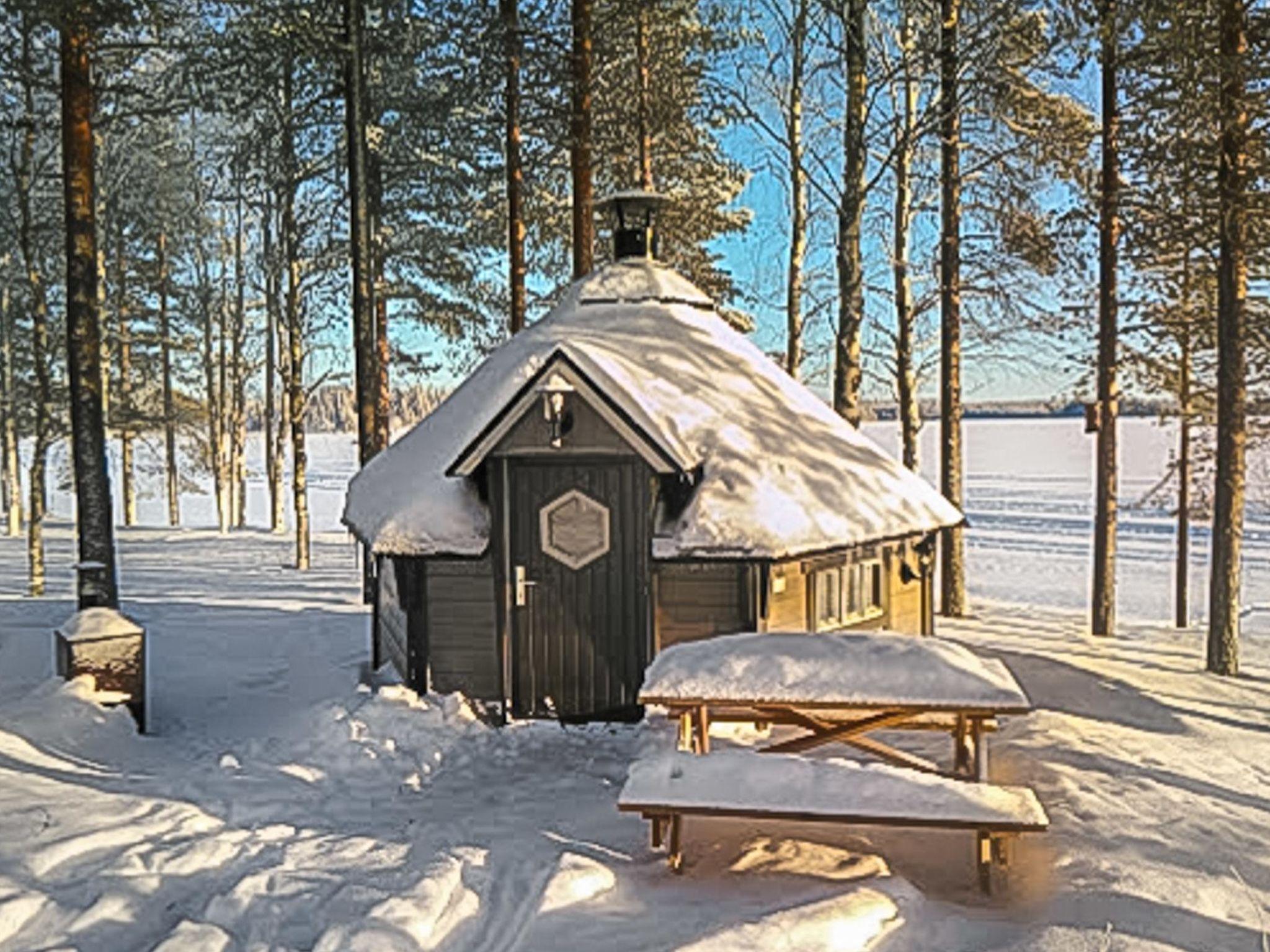 Foto 13 - Casa de 1 habitación en Rovaniemi con sauna y vistas a la montaña