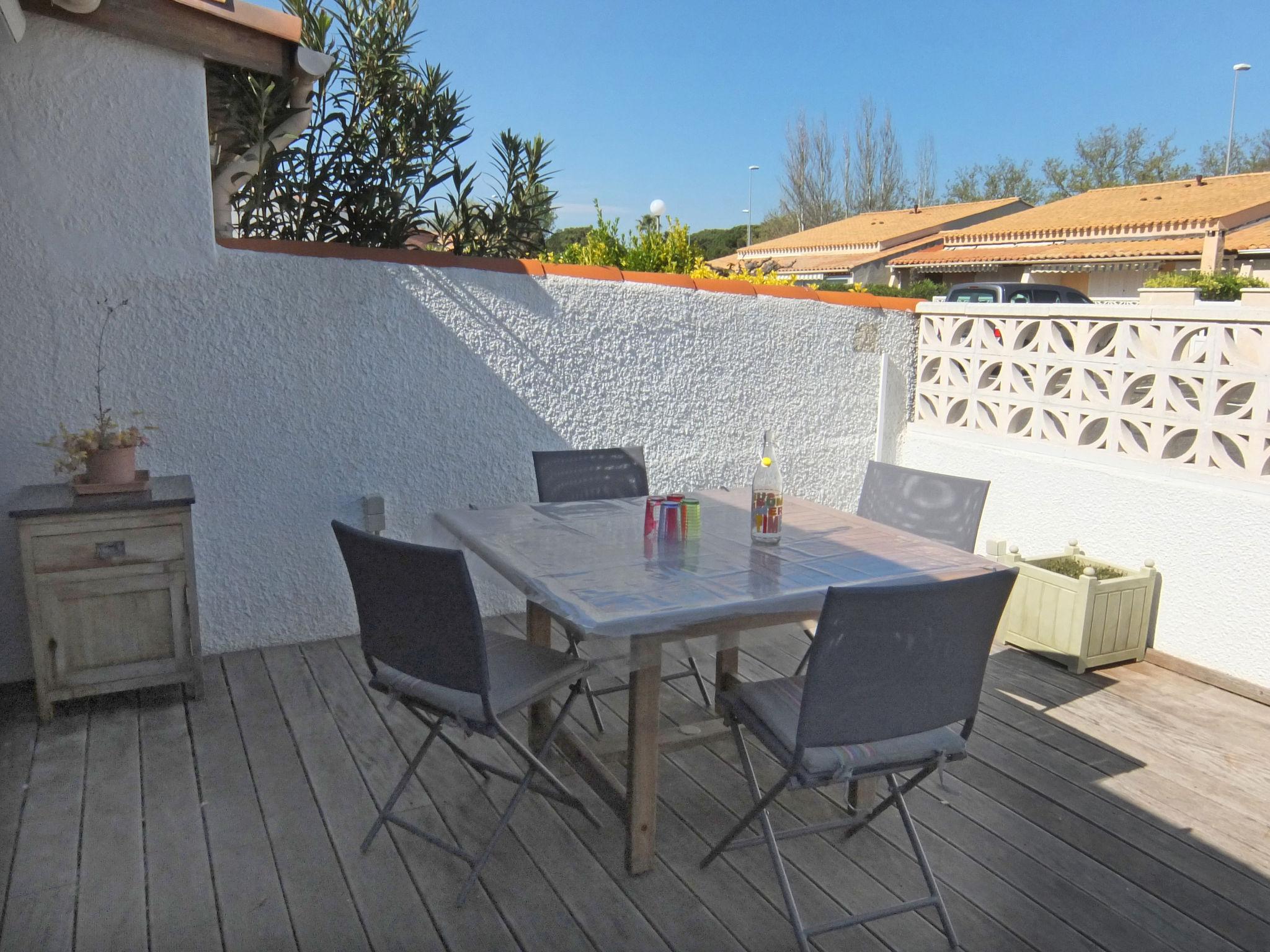 Foto 11 - Casa de 1 habitación en Agde con piscina y vistas al mar