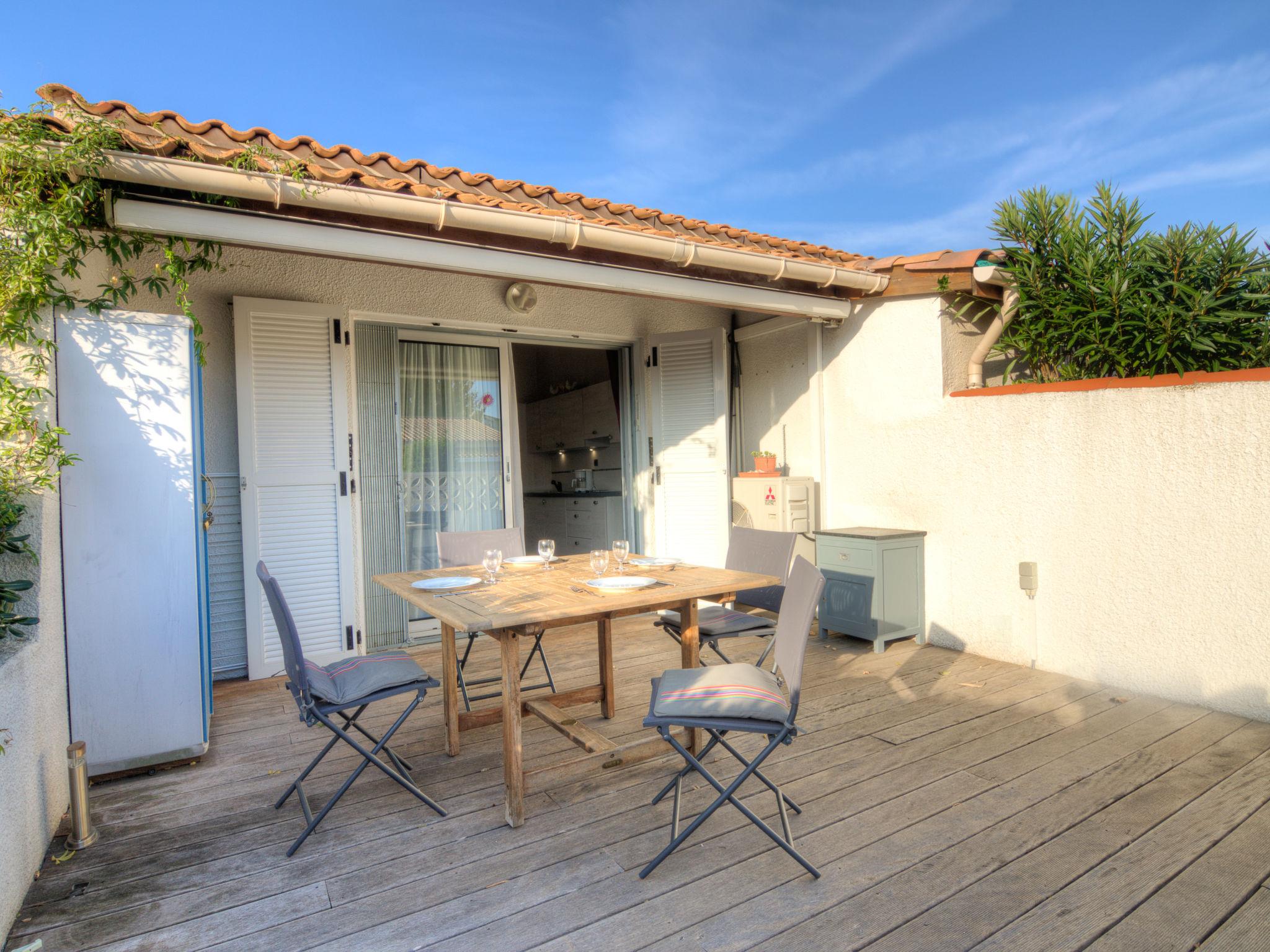 Foto 1 - Casa de 1 habitación en Agde con piscina y terraza