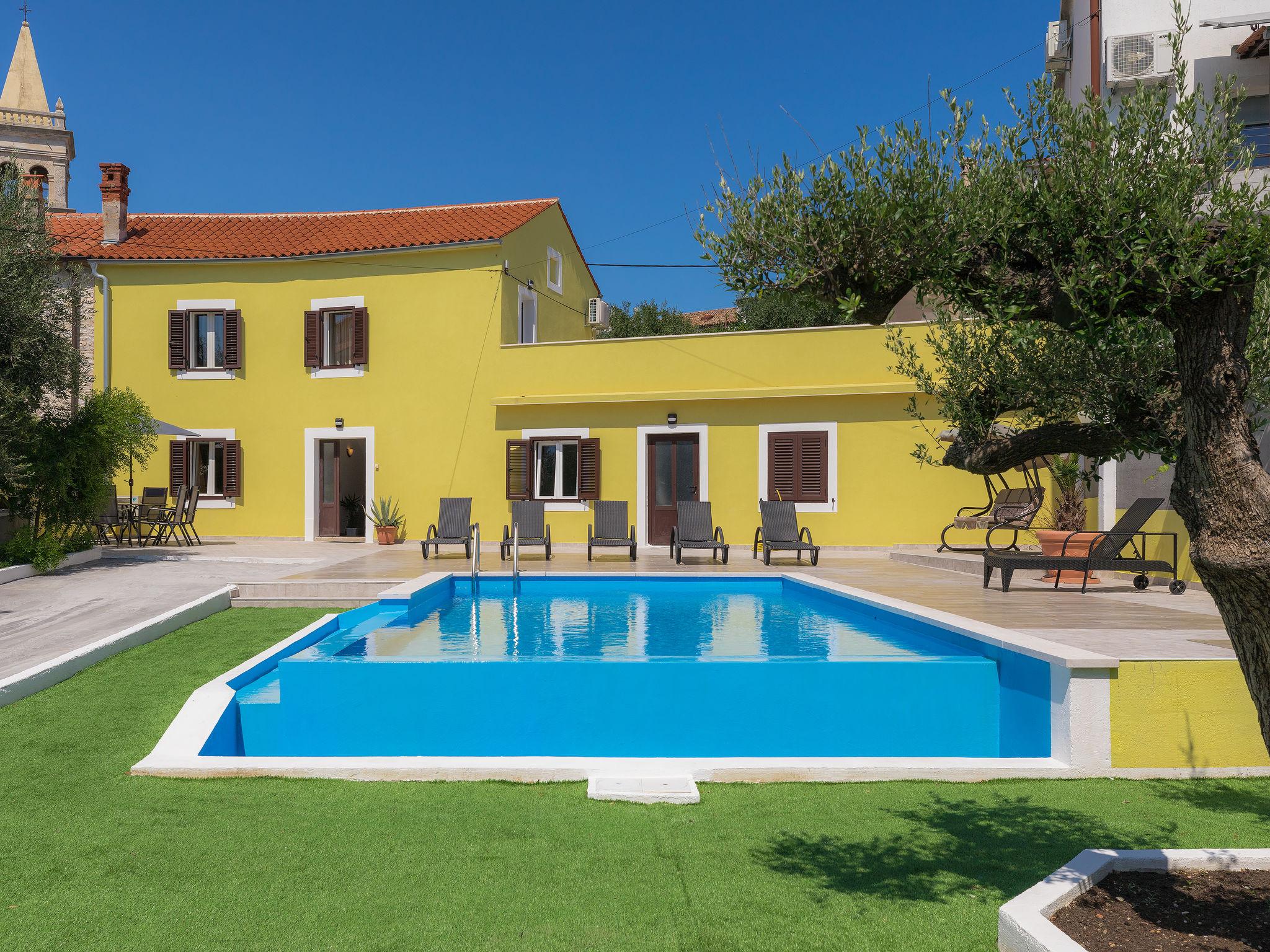 Foto 6 - Casa de 3 habitaciones en Ližnjan con piscina privada y jardín