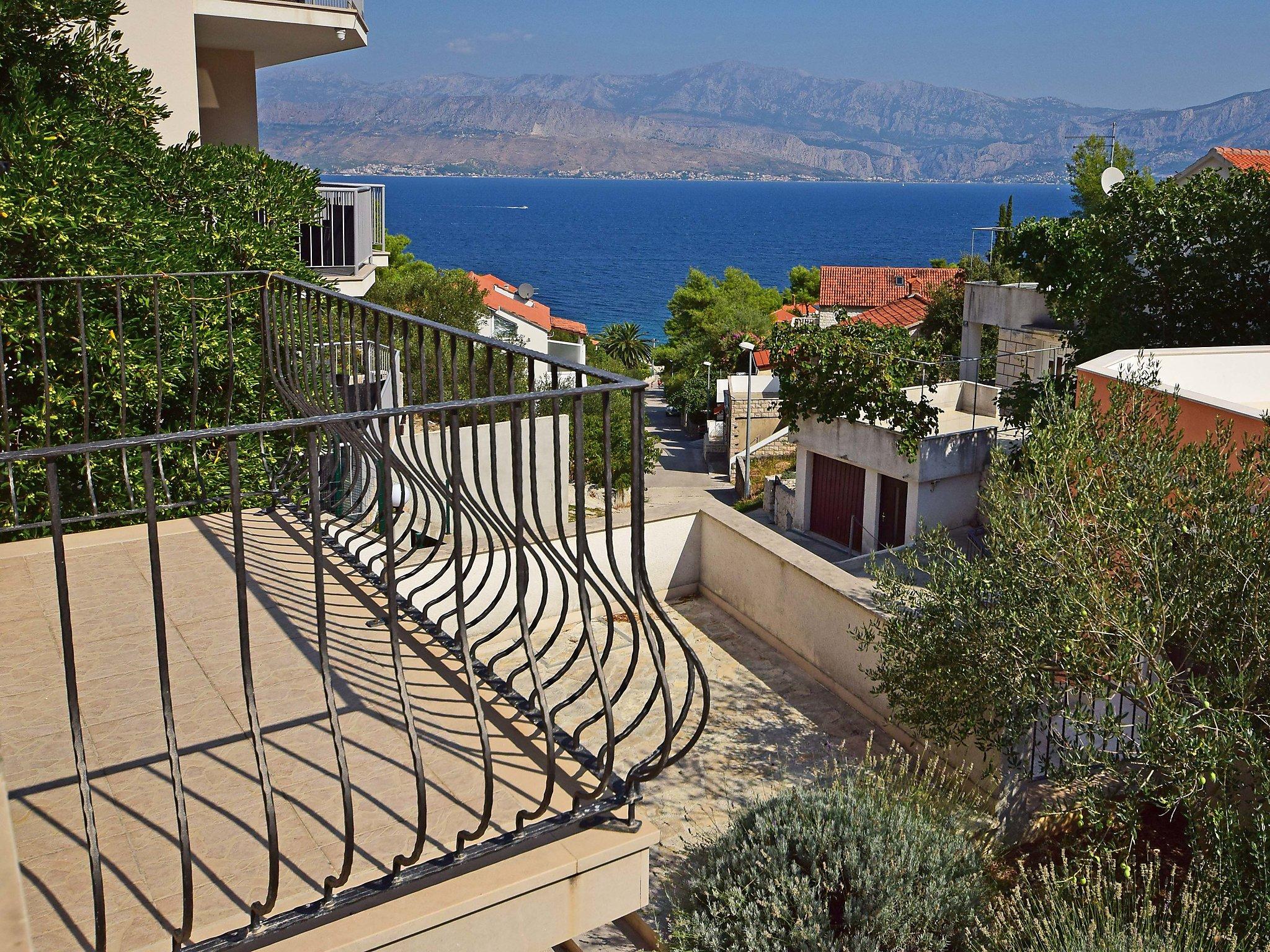 Foto 4 - Casa de 5 quartos em Postira com terraço e vistas do mar