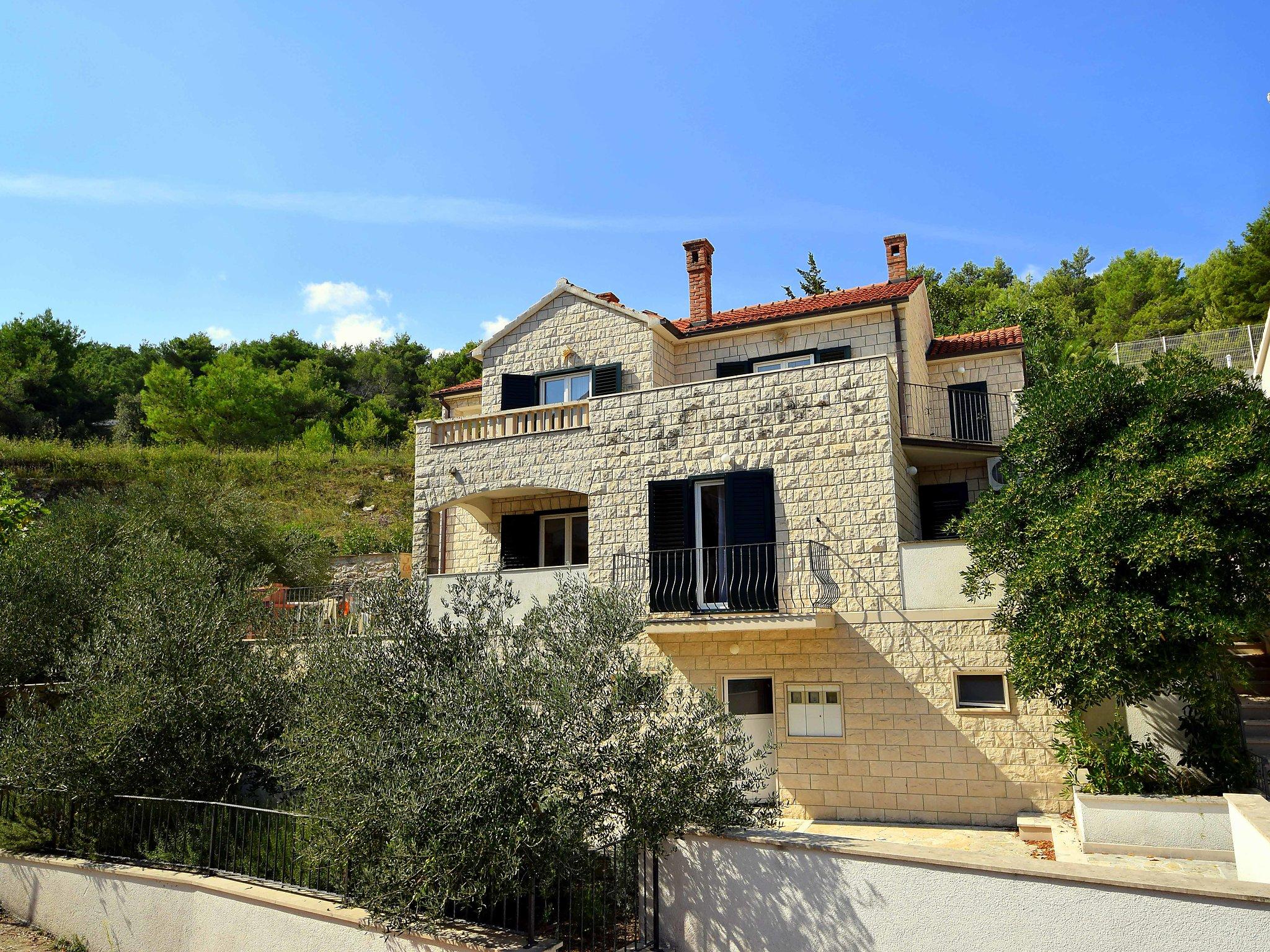 Foto 2 - Haus mit 5 Schlafzimmern in Postira mit terrasse und blick aufs meer