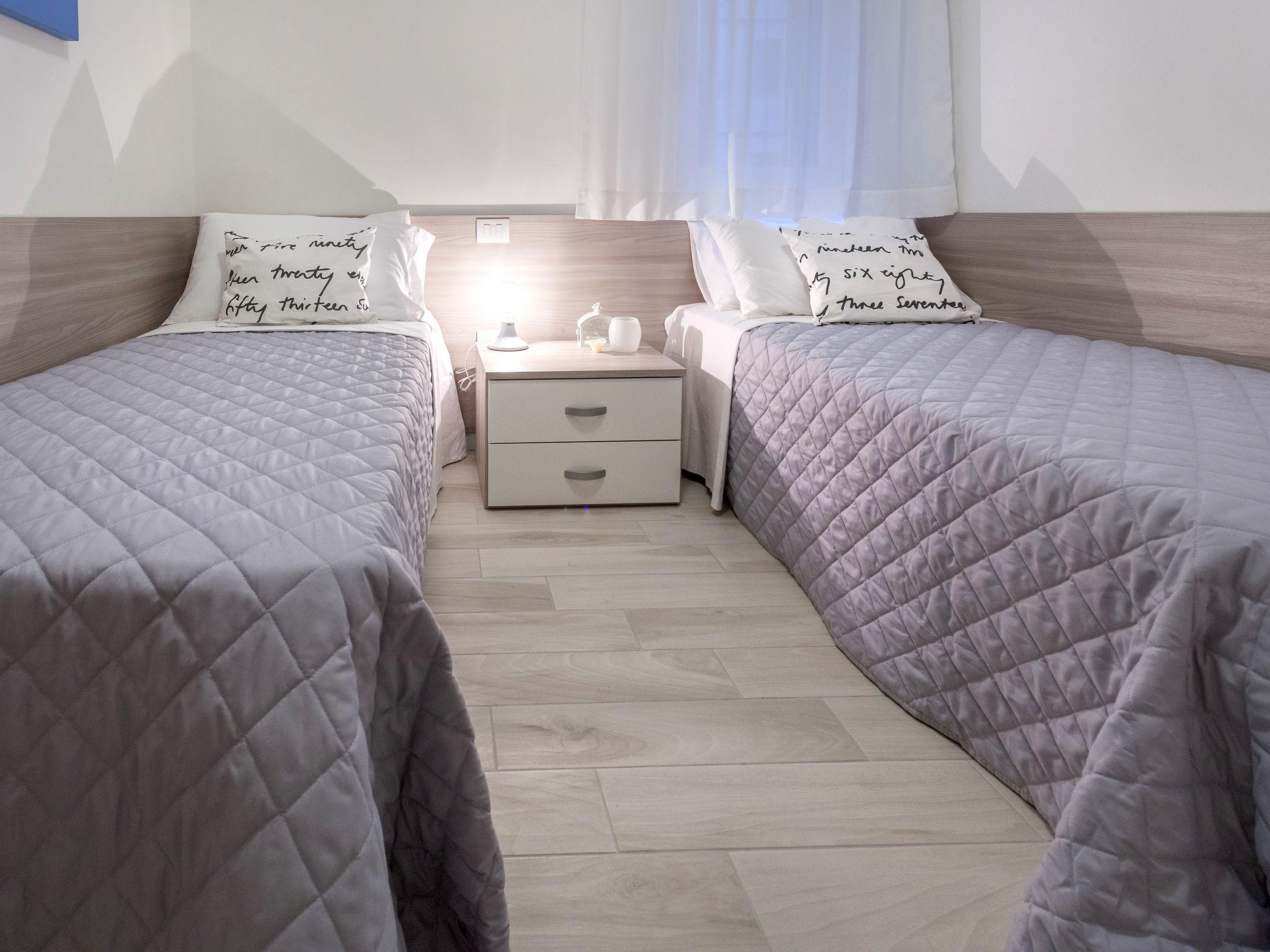 Foto 15 - Apartment mit 2 Schlafzimmern in San Michele al Tagliamento mit blick aufs meer