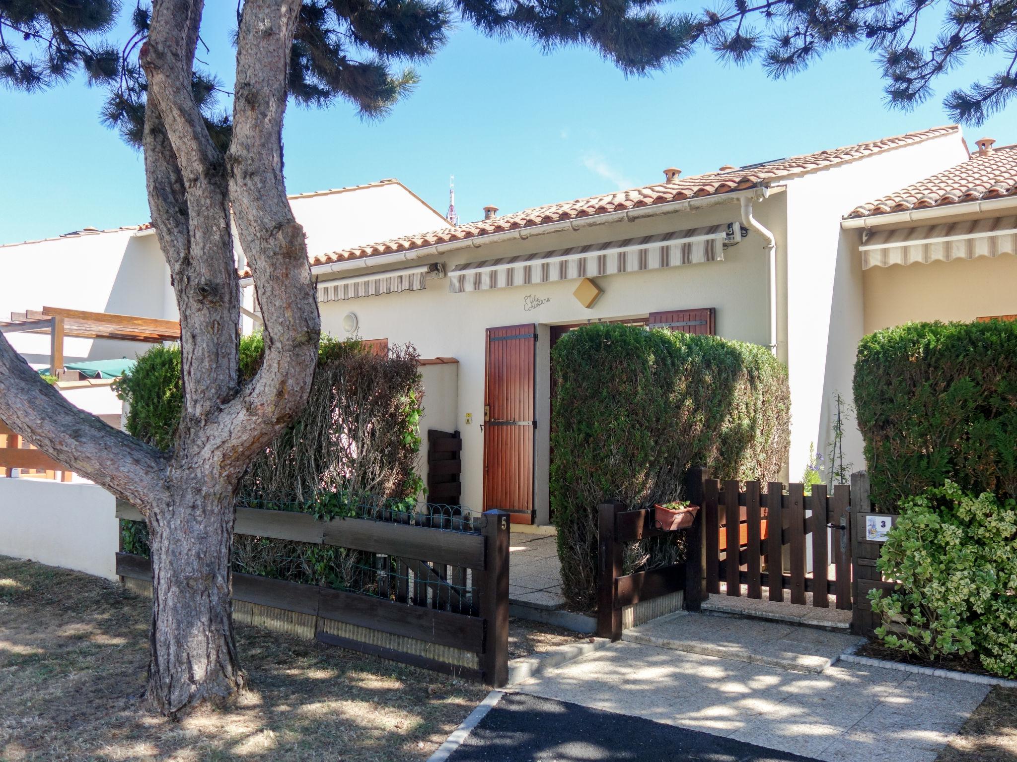 Foto 1 - Casa con 2 camere da letto a Vaux-sur-Mer con terrazza e vista mare