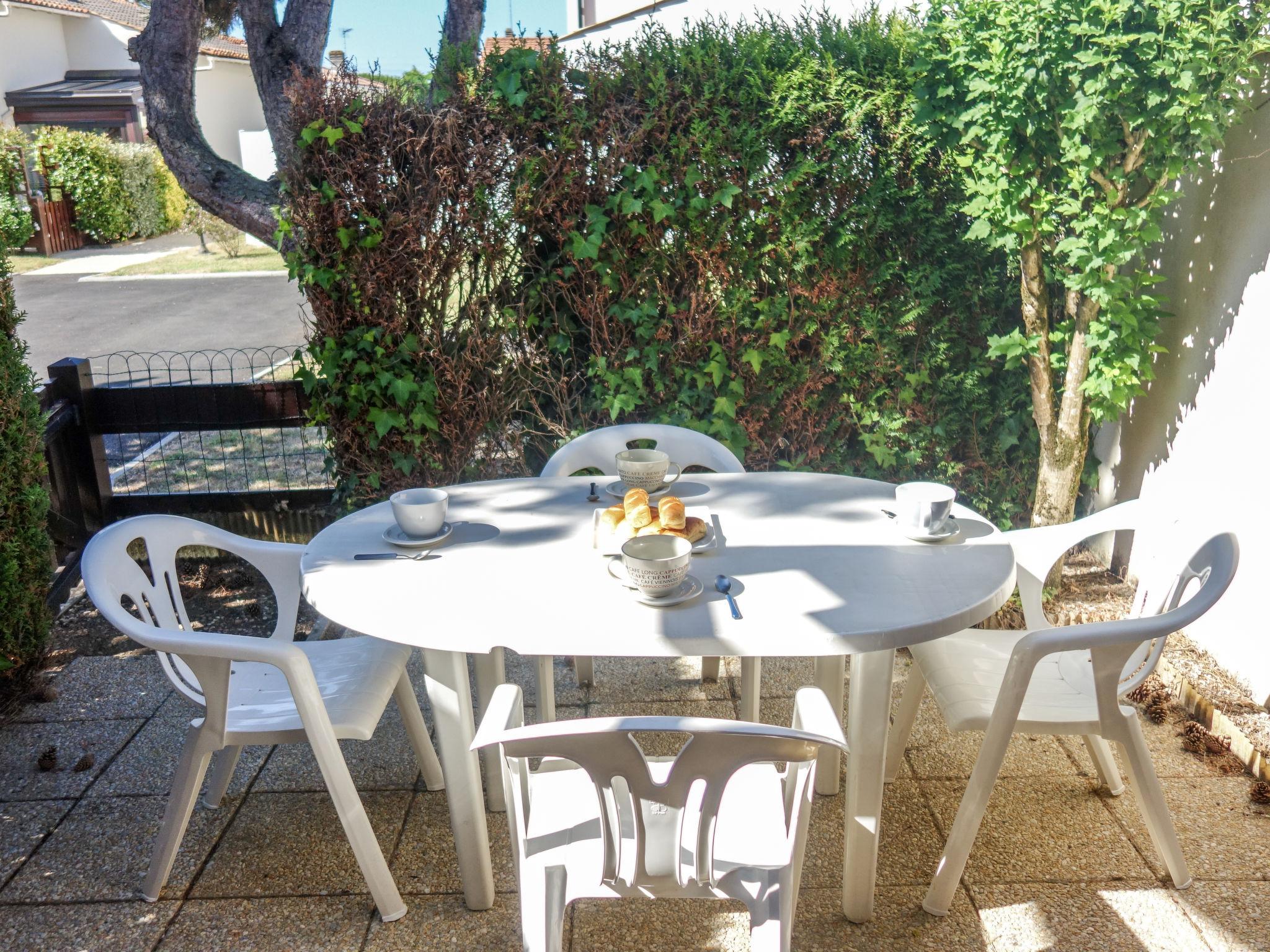 Photo 15 - Maison de 2 chambres à Vaux-sur-Mer avec jardin et terrasse