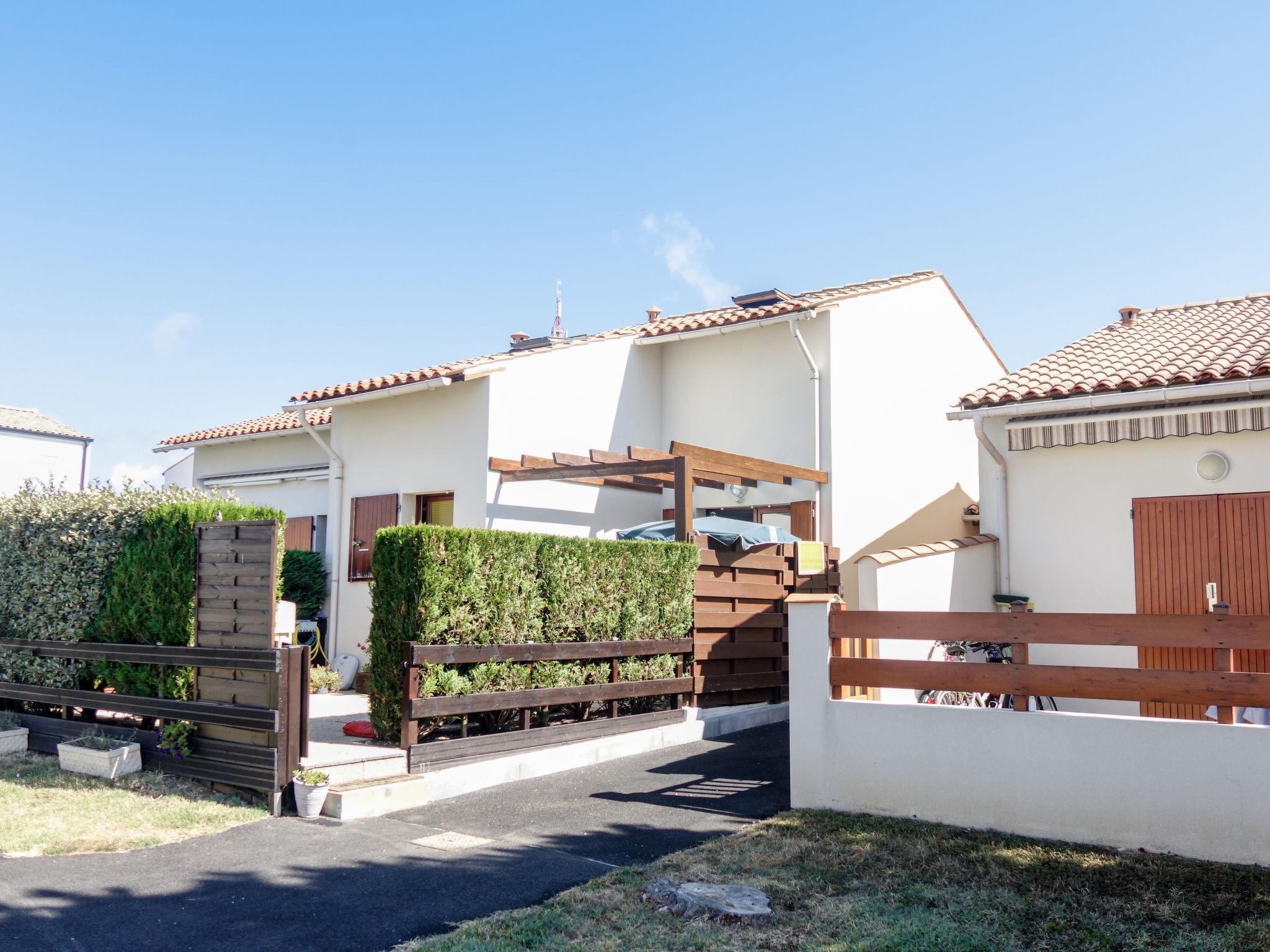 Foto 12 - Casa de 2 quartos em Vaux-sur-Mer com jardim e terraço