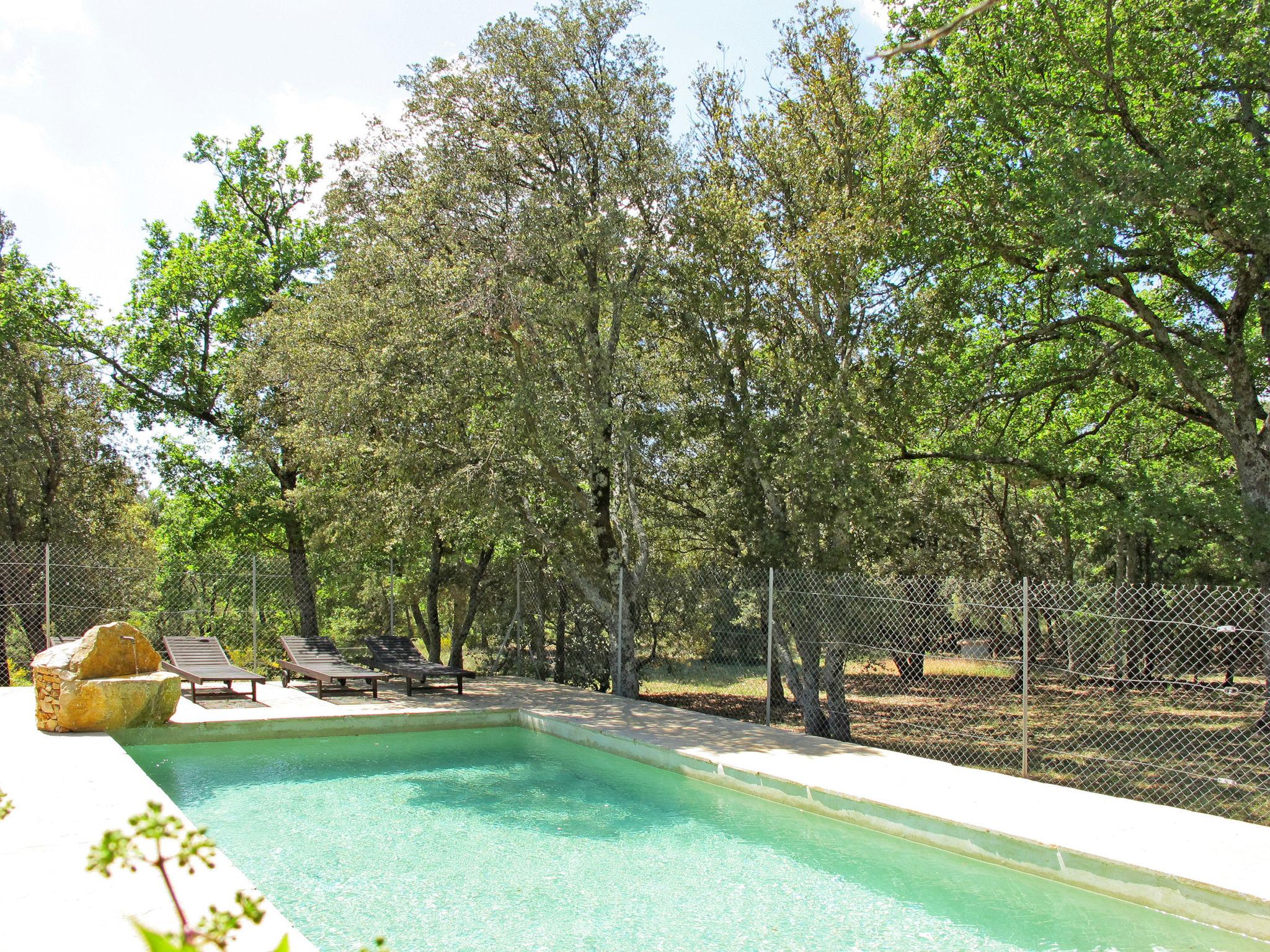 Foto 17 - Casa con 2 camere da letto a Régusse con piscina privata e giardino