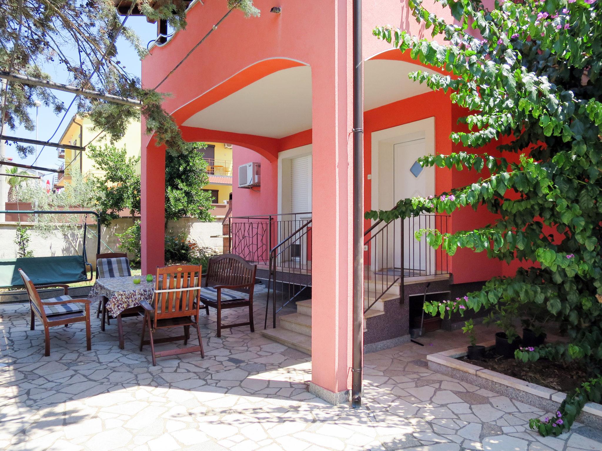 Photo 20 - Appartement de 3 chambres à Pula avec jardin et terrasse