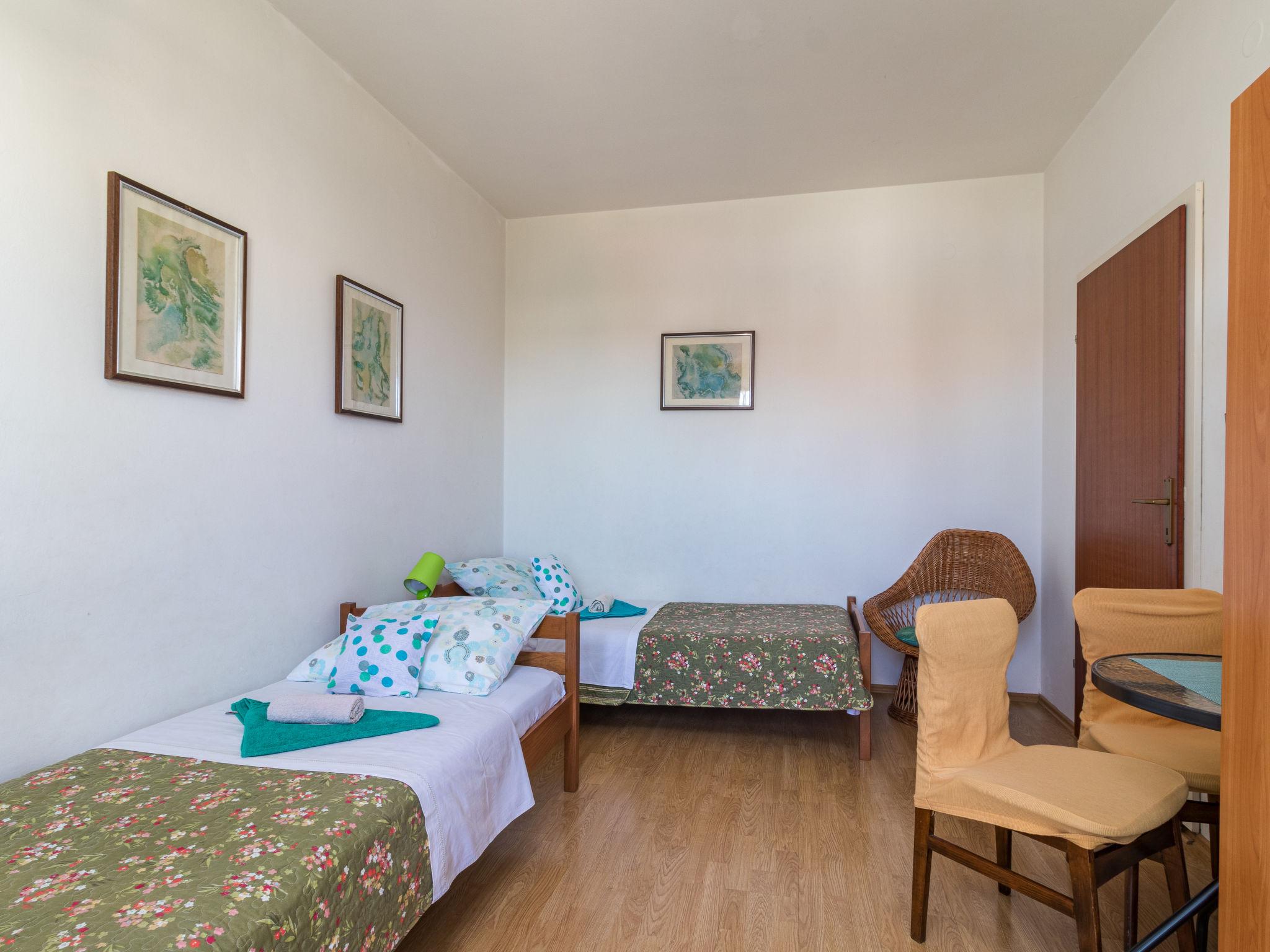 Foto 10 - Appartamento con 4 camere da letto a Medulin con terrazza e vista mare