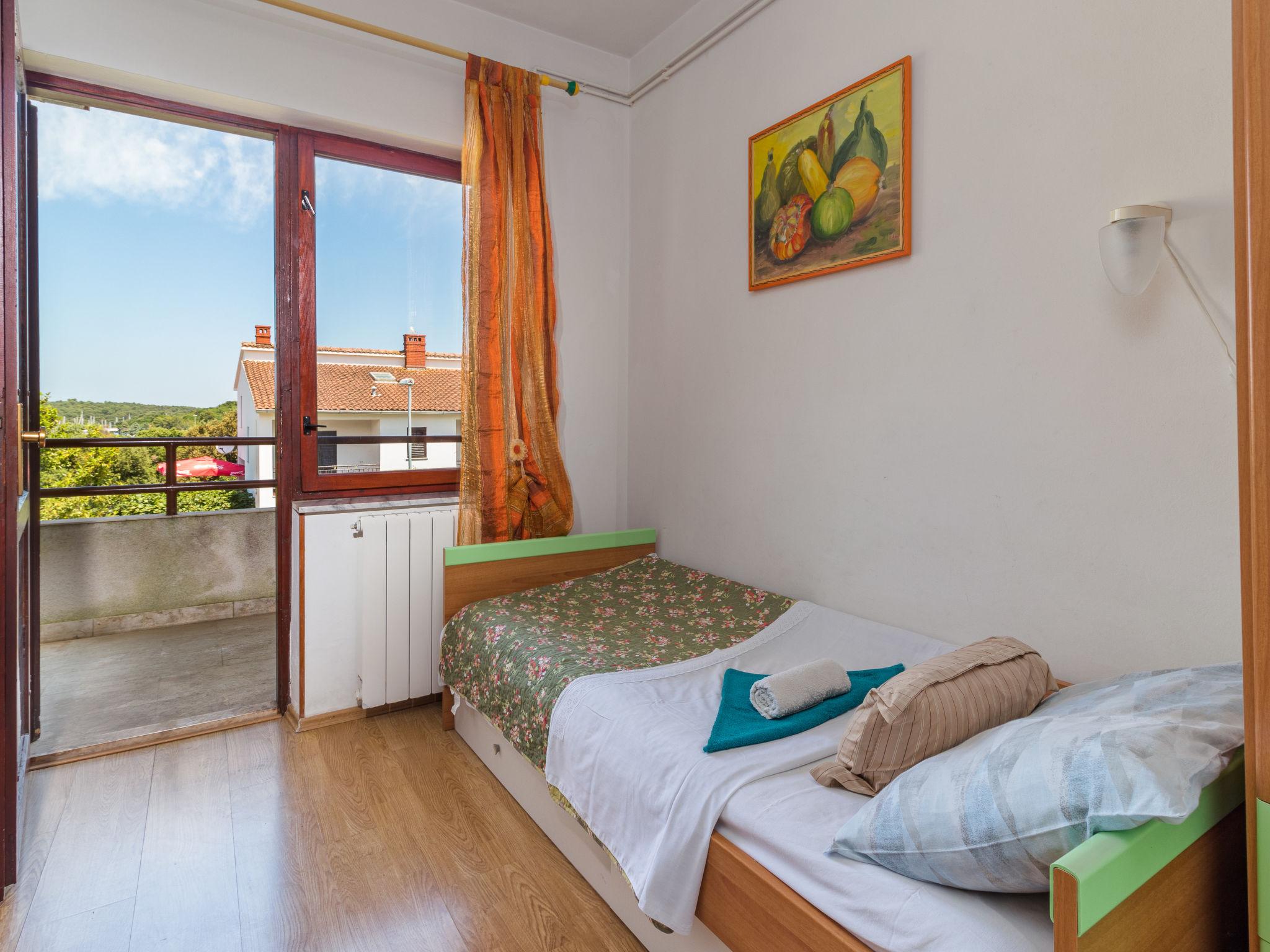 Foto 12 - Appartamento con 4 camere da letto a Medulin con terrazza e vista mare
