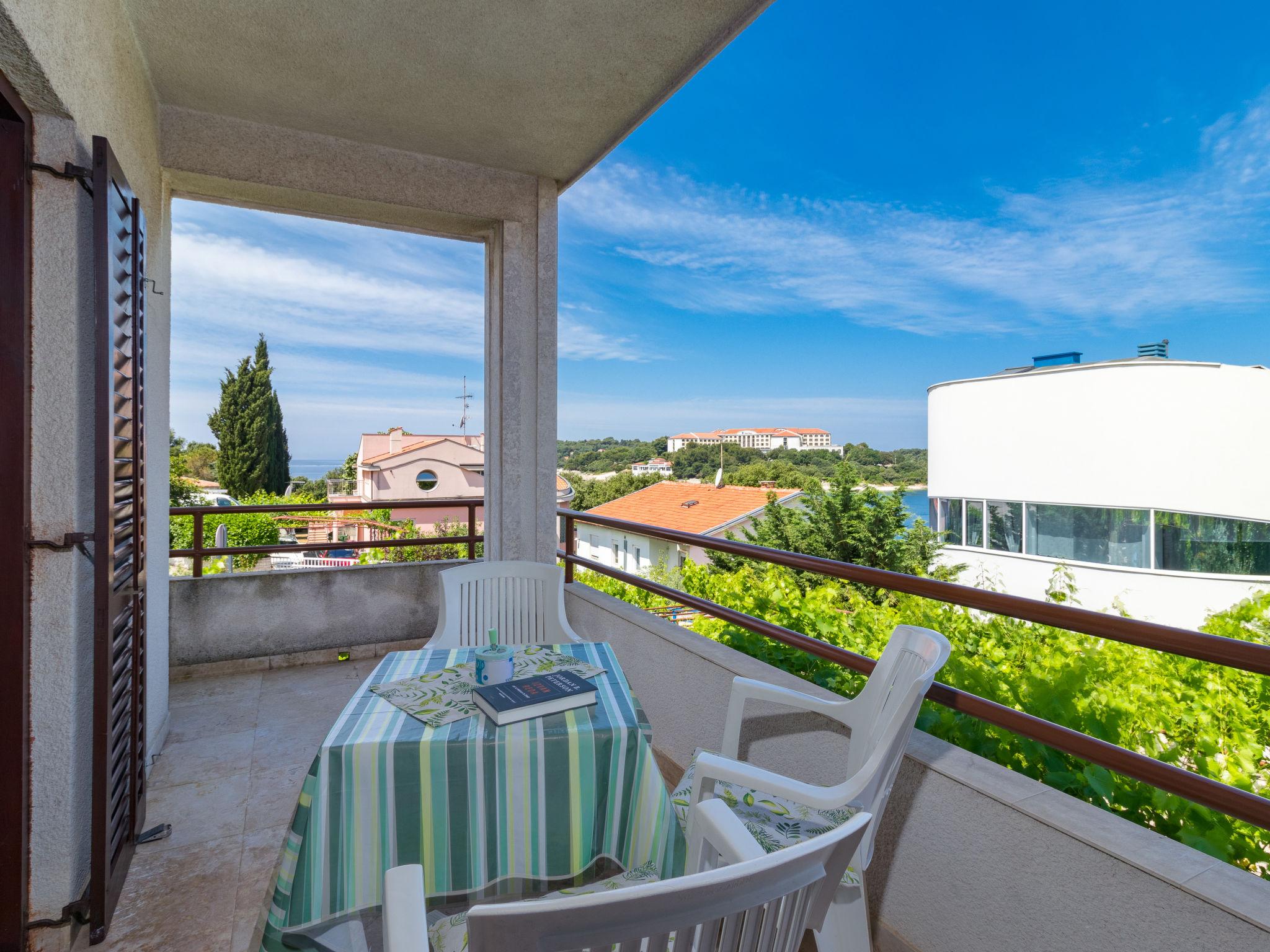 Photo 9 - Appartement de 4 chambres à Medulin avec terrasse et vues à la mer