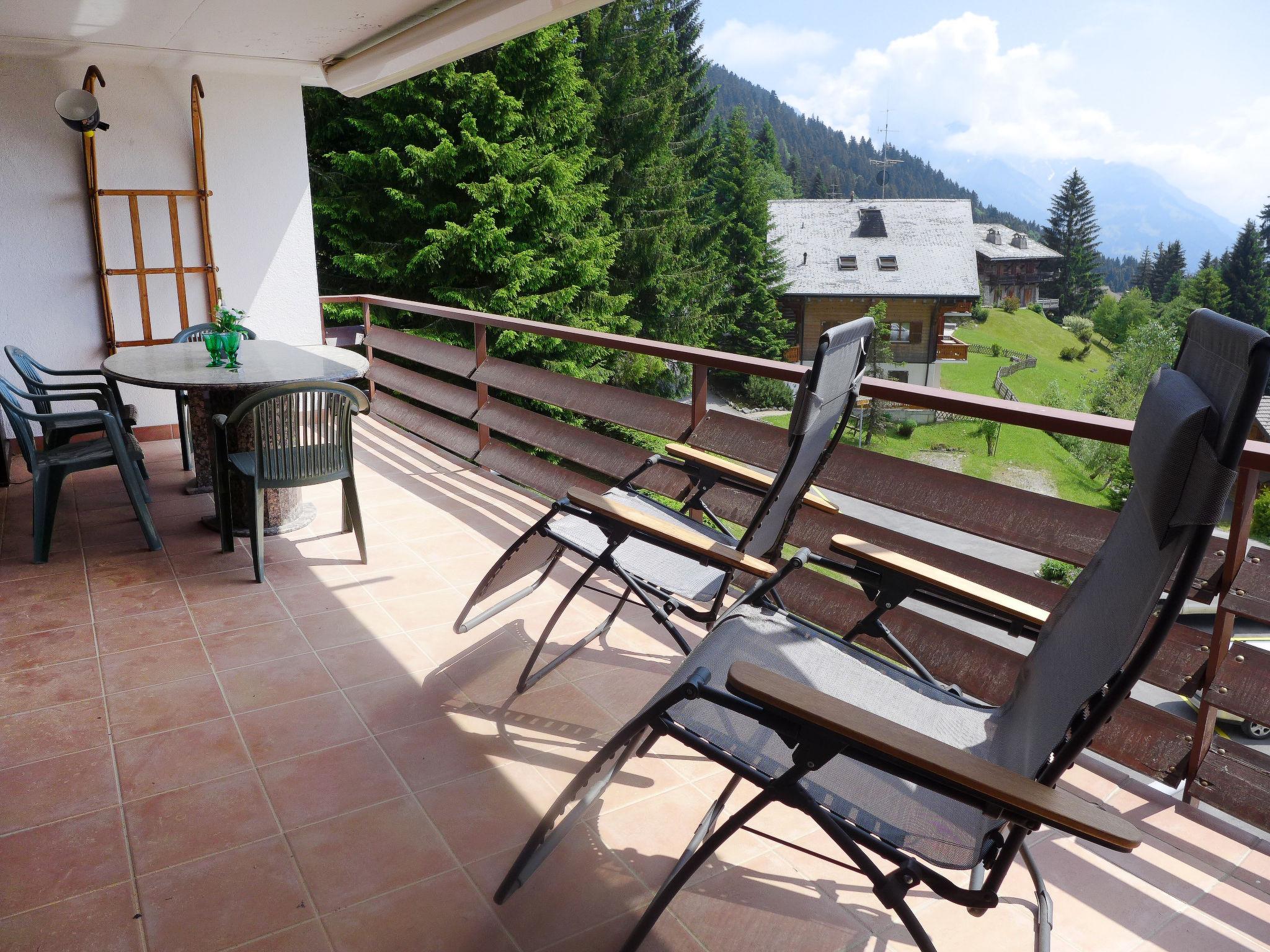 Foto 4 - Appartamento con 2 camere da letto a Ollon con vista sulle montagne