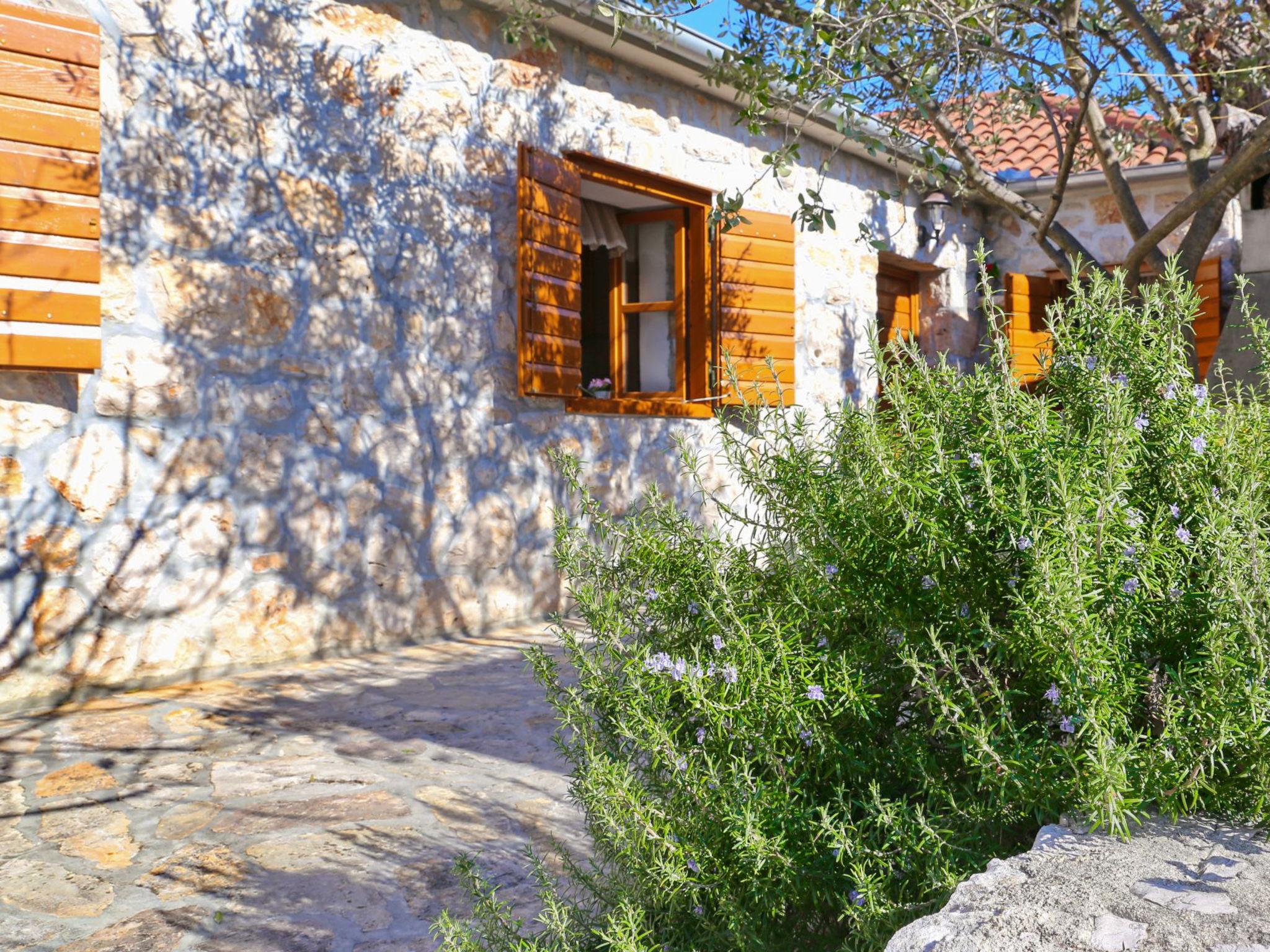 Photo 40 - Maison de 2 chambres à Sukošan avec terrasse