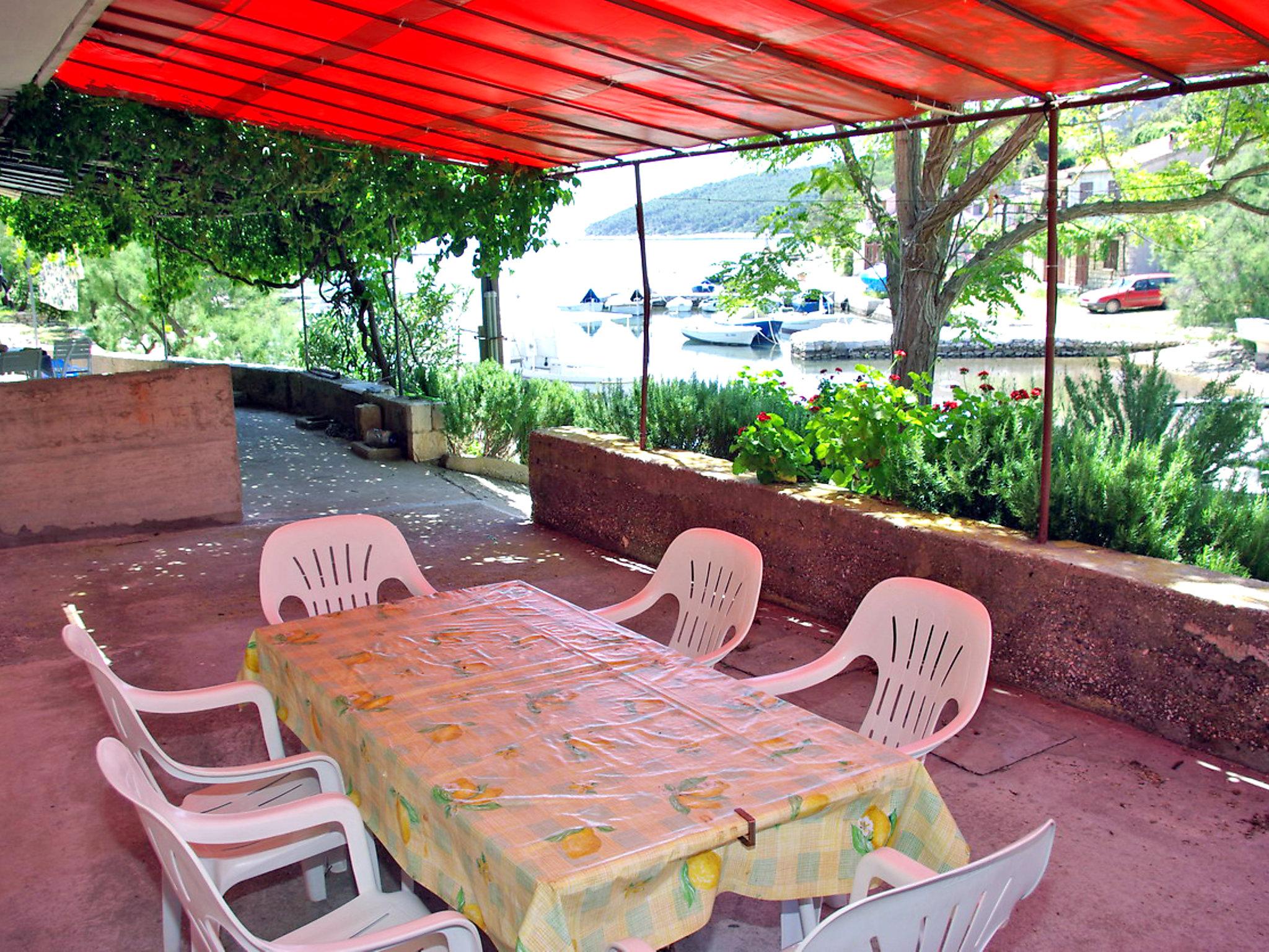 Photo 2 - Appartement de 2 chambres à Vela Luka avec terrasse et vues à la mer