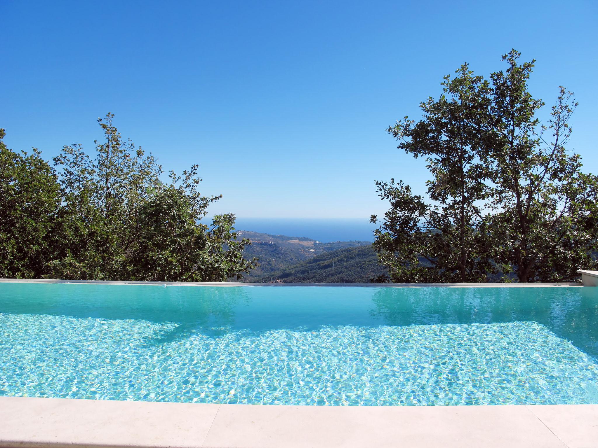 Photo 6 - Maison de 2 chambres à Pietrabruna avec piscine privée et jardin