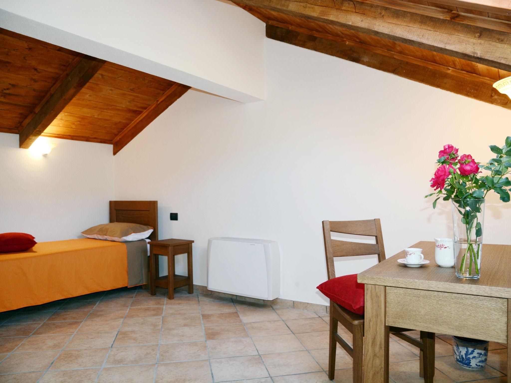 Foto 10 - Appartamento con 2 camere da letto a Savona con giardino