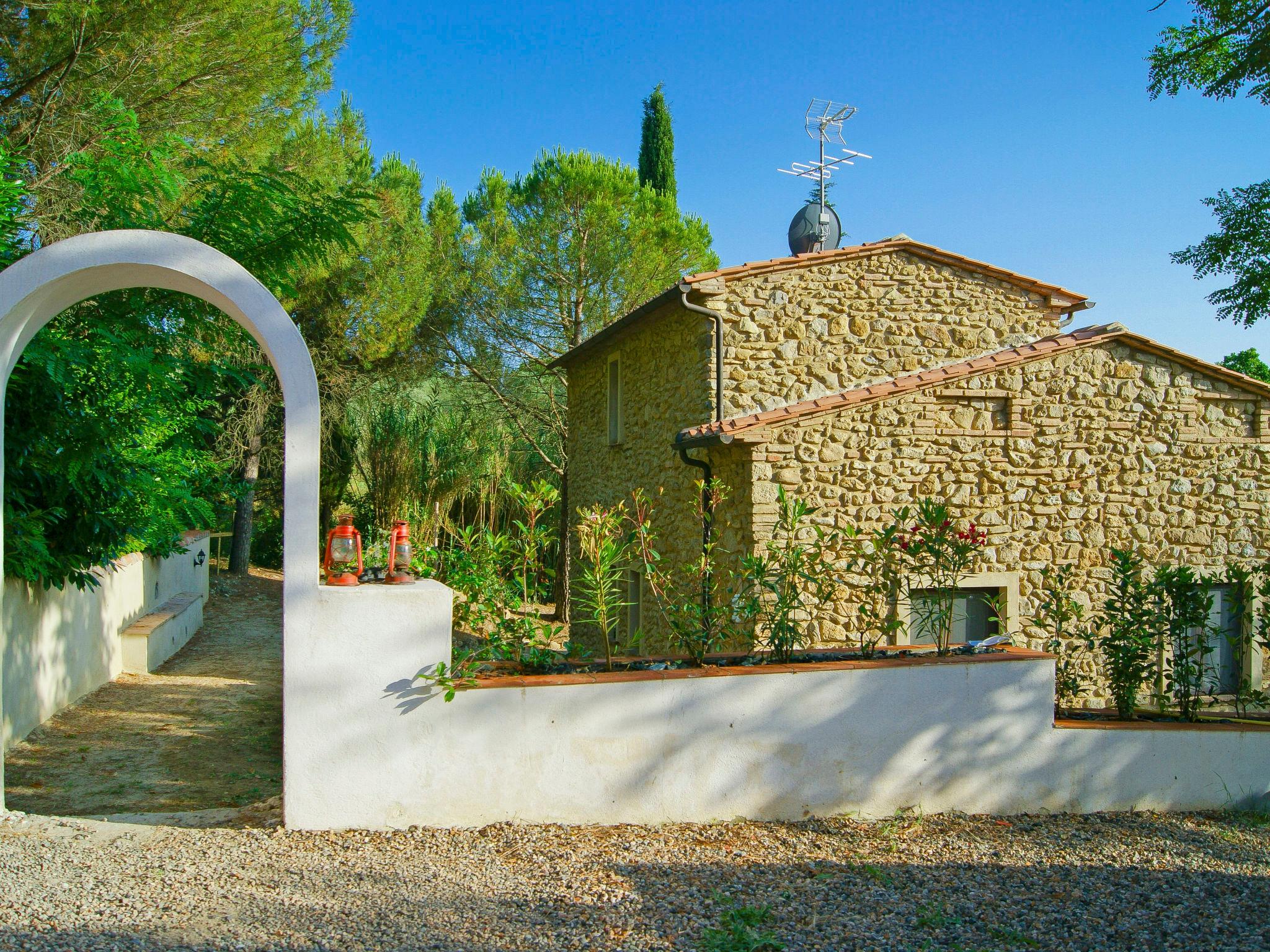 Foto 14 - Casa con 4 camere da letto a Volterra con piscina privata e giardino