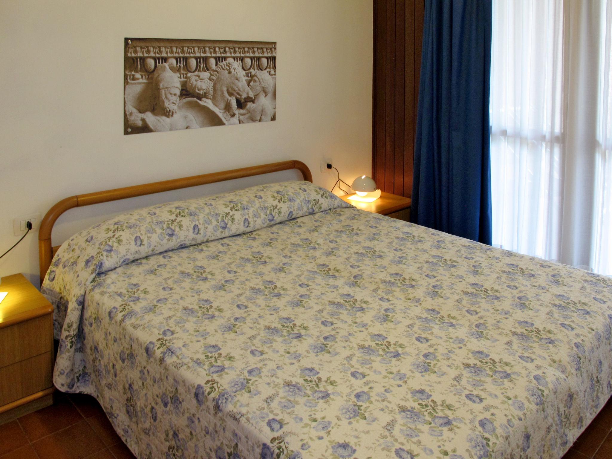 Foto 8 - Apartamento de 1 habitación en Moniga del Garda con piscina y vistas a la montaña