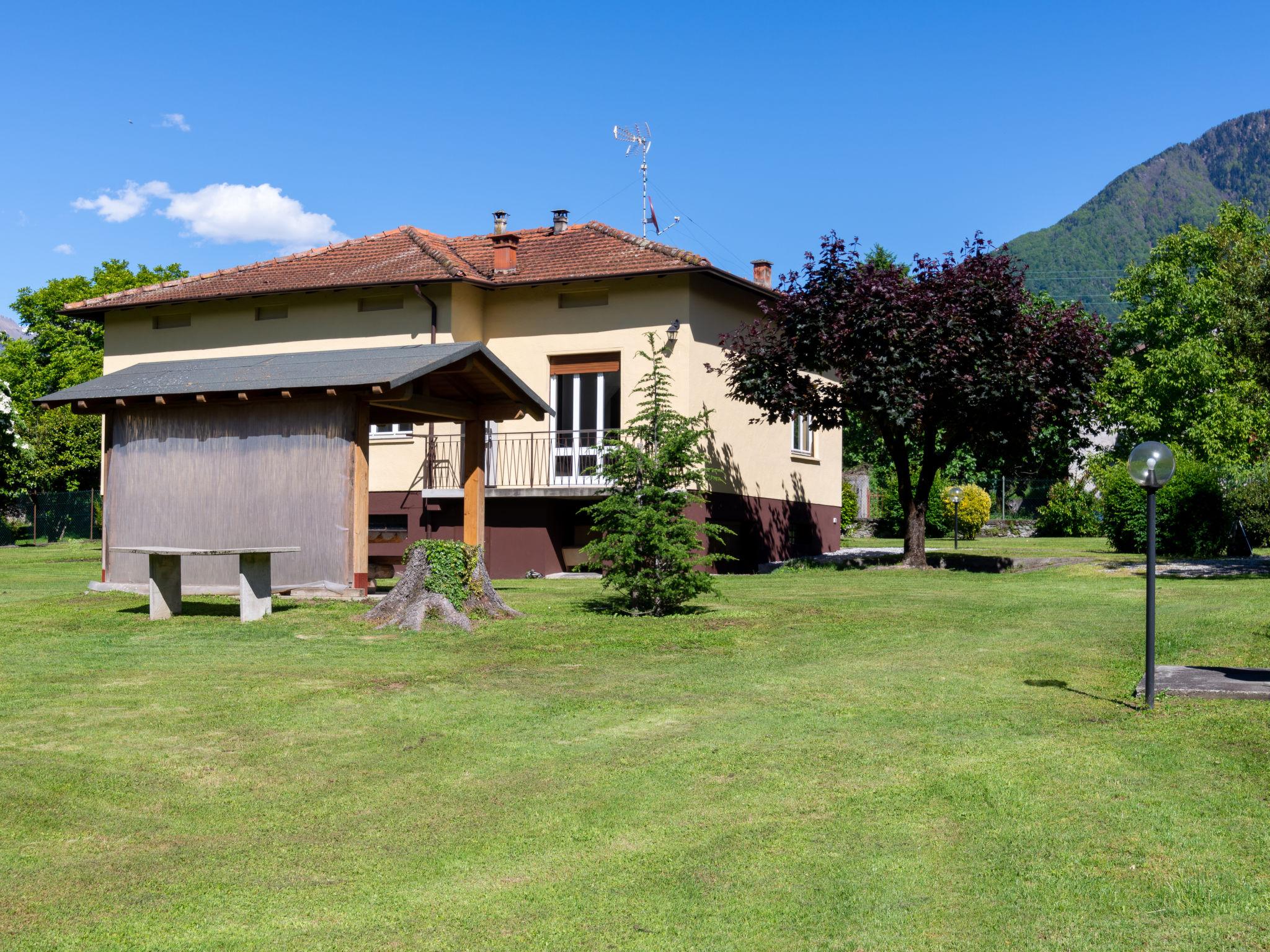 Foto 30 - Casa de 3 habitaciones en Colico con jardín y vistas a la montaña