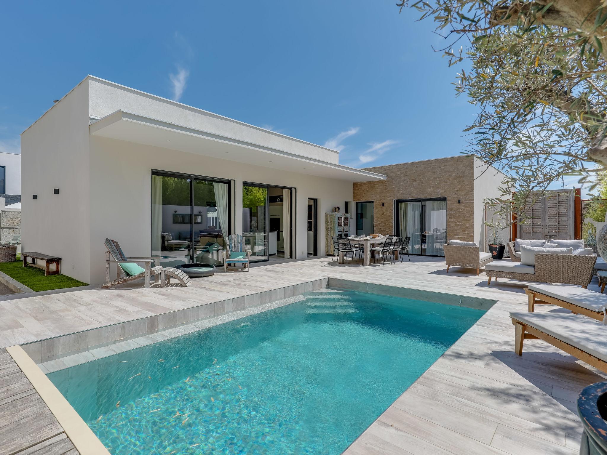 Foto 1 - Casa de 4 quartos em Fréjus com piscina privada e vistas do mar