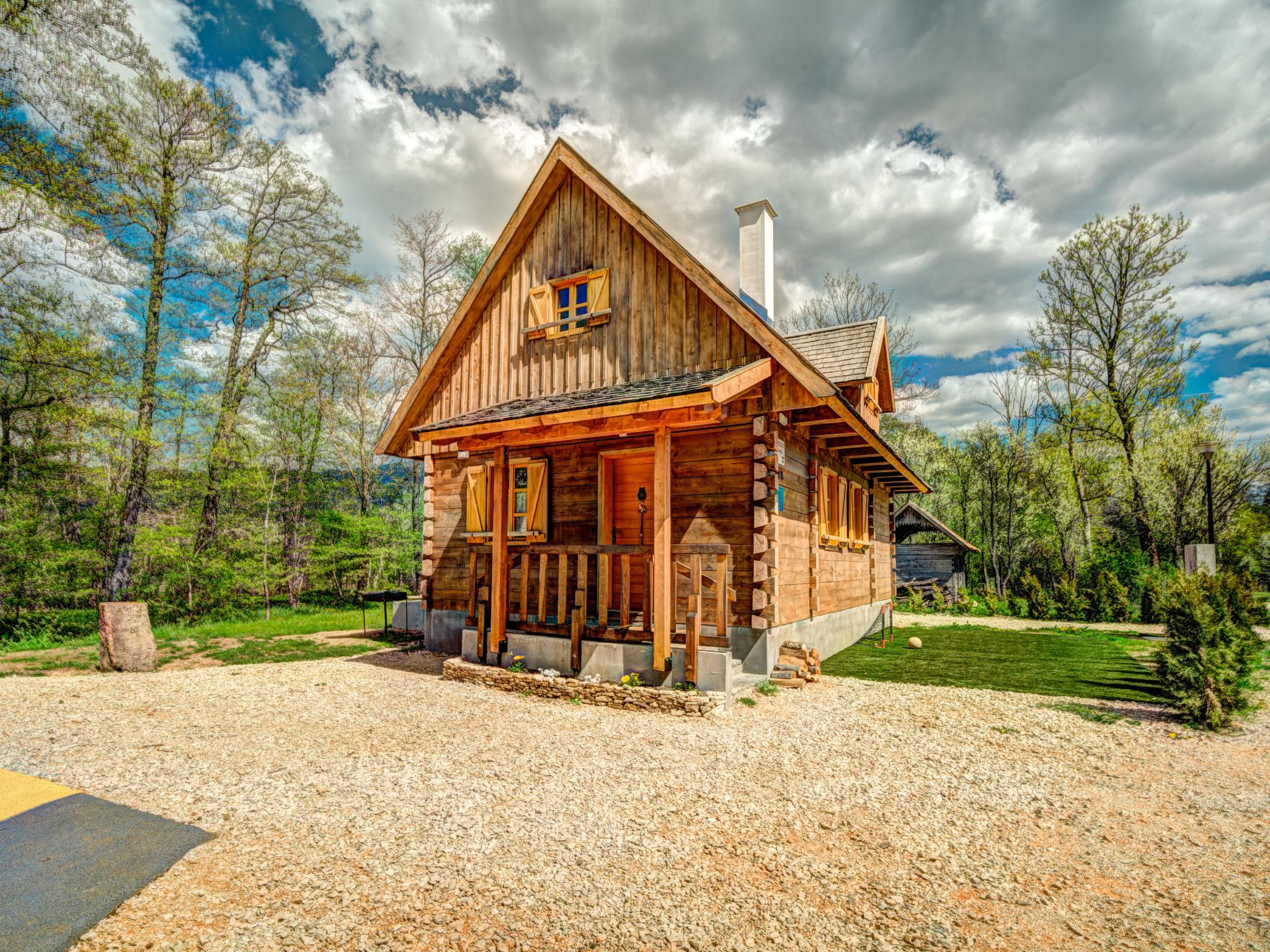 Foto 18 - Haus mit 2 Schlafzimmern in Plitvička jezera mit blick auf die berge