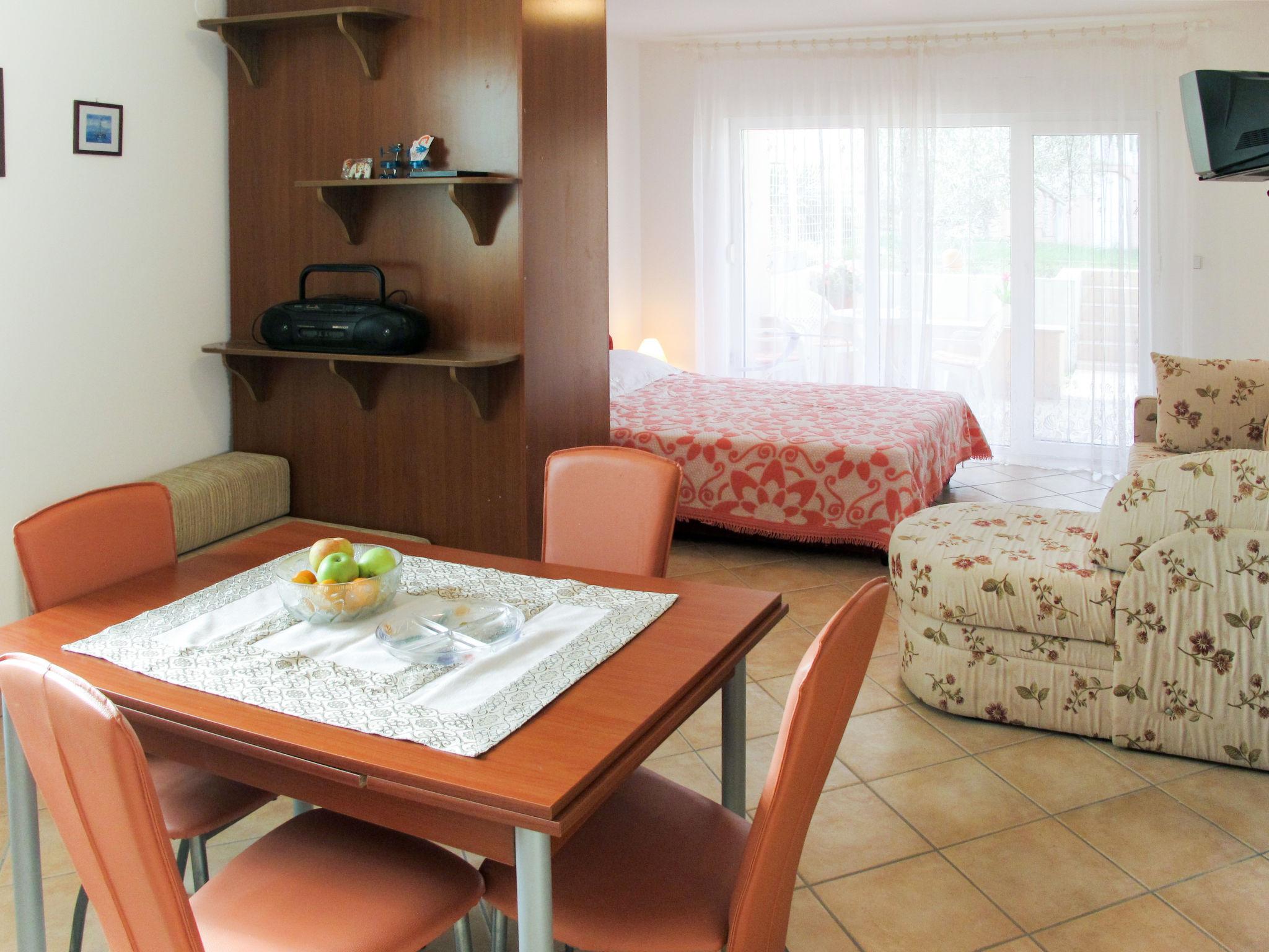 Foto 2 - Apartamento en Pula con terraza y vistas al mar