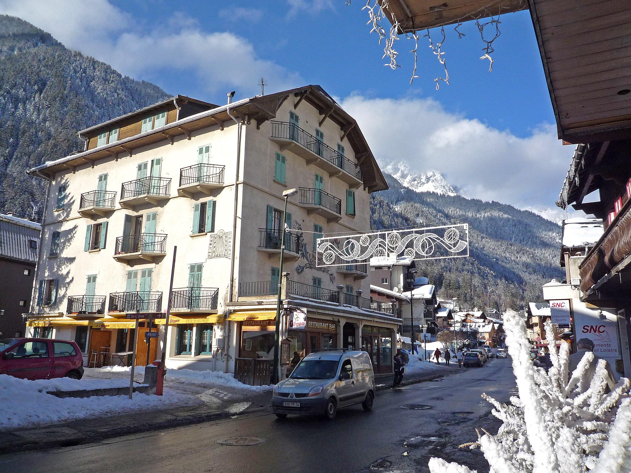 Foto 13 - Appartamento con 1 camera da letto a Chamonix-Mont-Blanc con vista sulle montagne