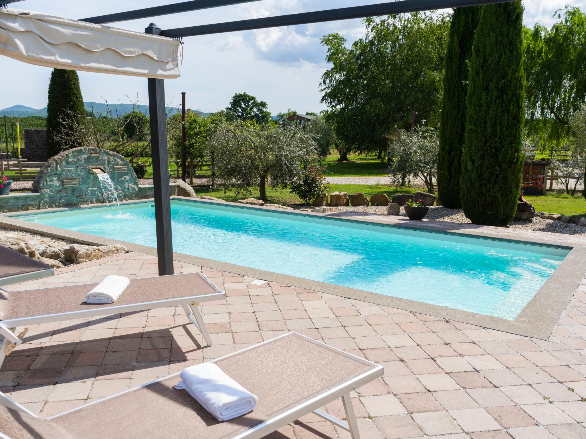 Photo 2 - Maison de 1 chambre à Sutri avec piscine privée et jardin